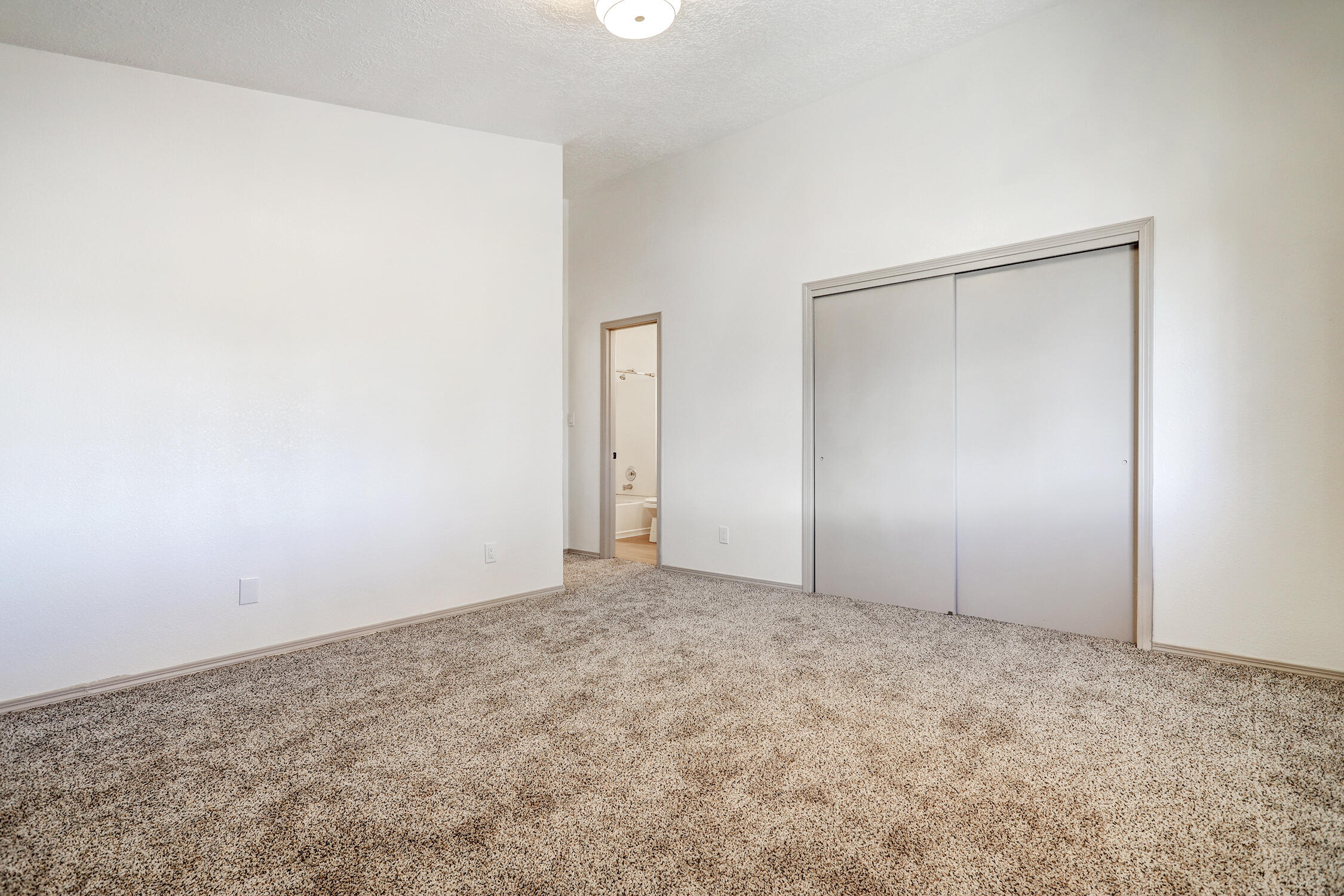 632 Foyt Drive SW