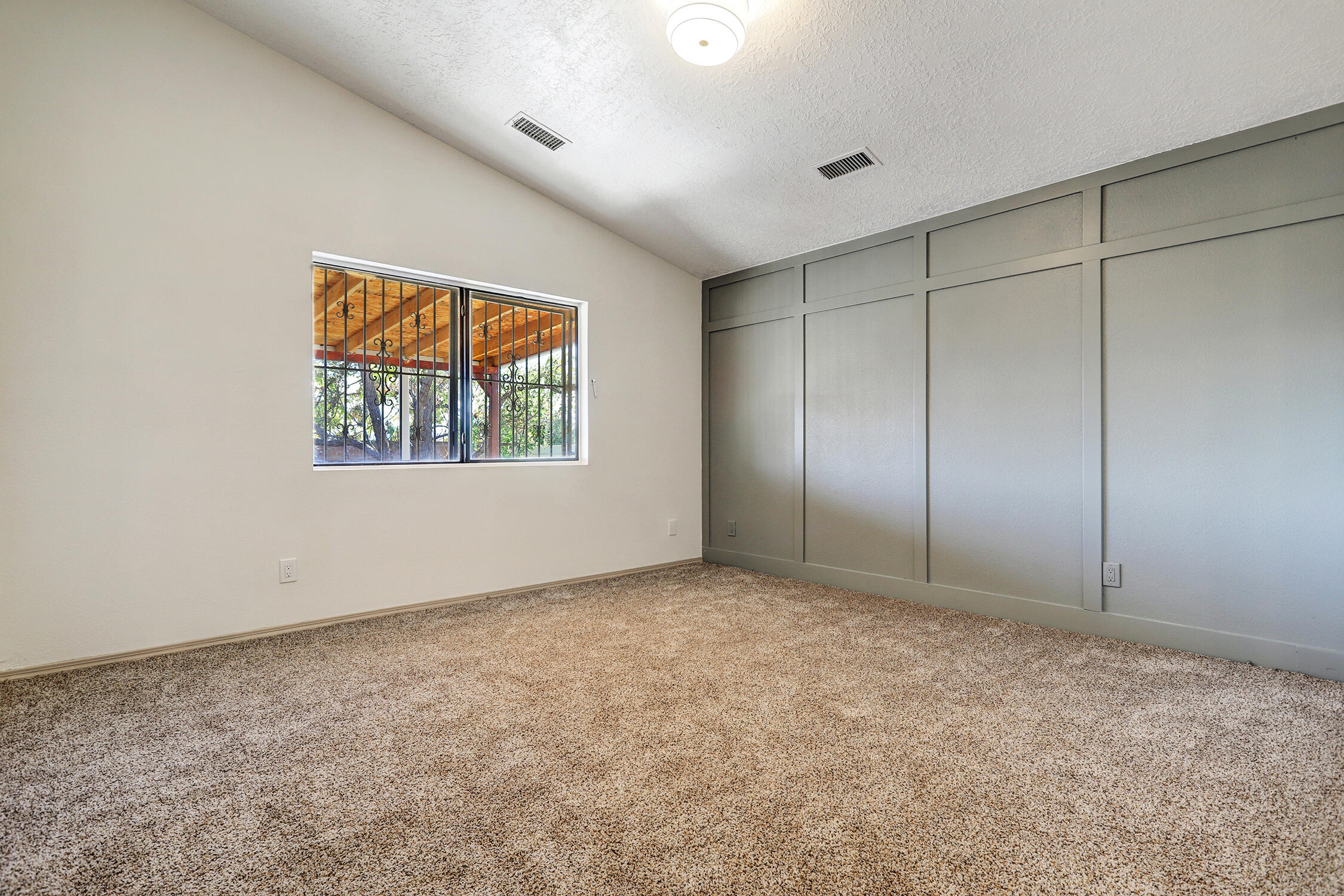 632 Foyt Drive SW