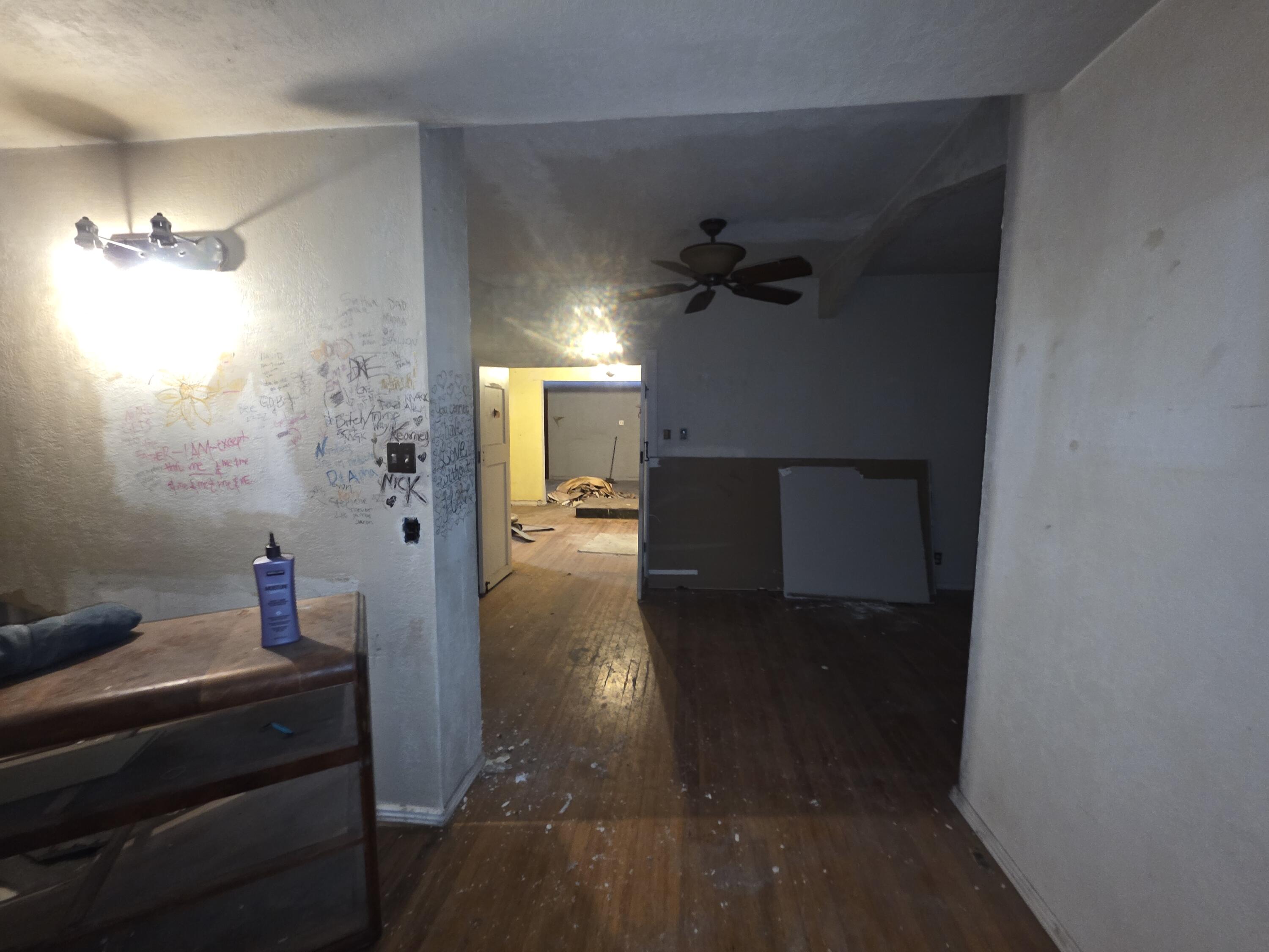 233 Maxine Street NE