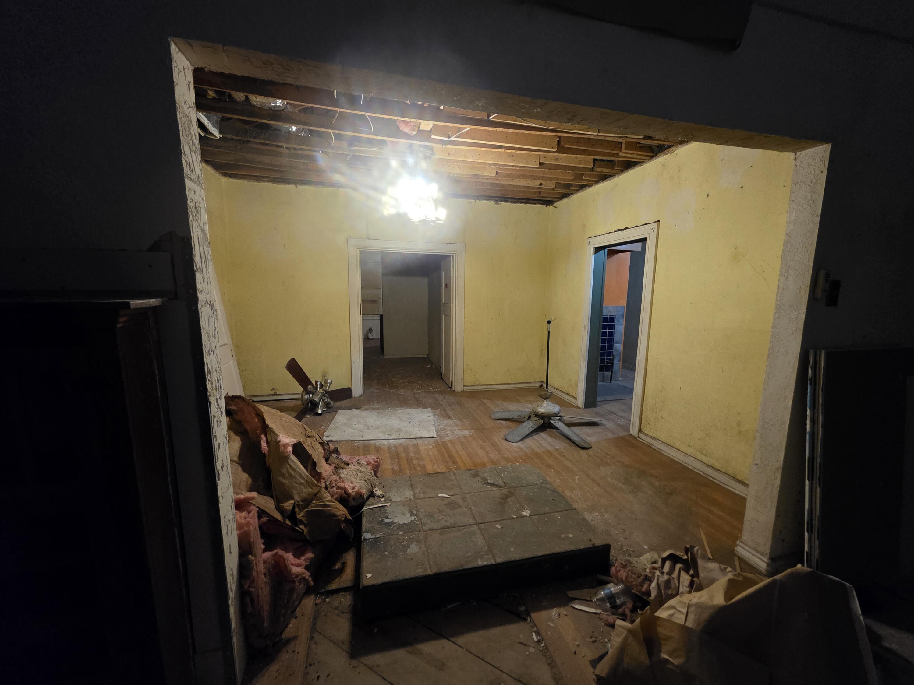 233 Maxine Street NE