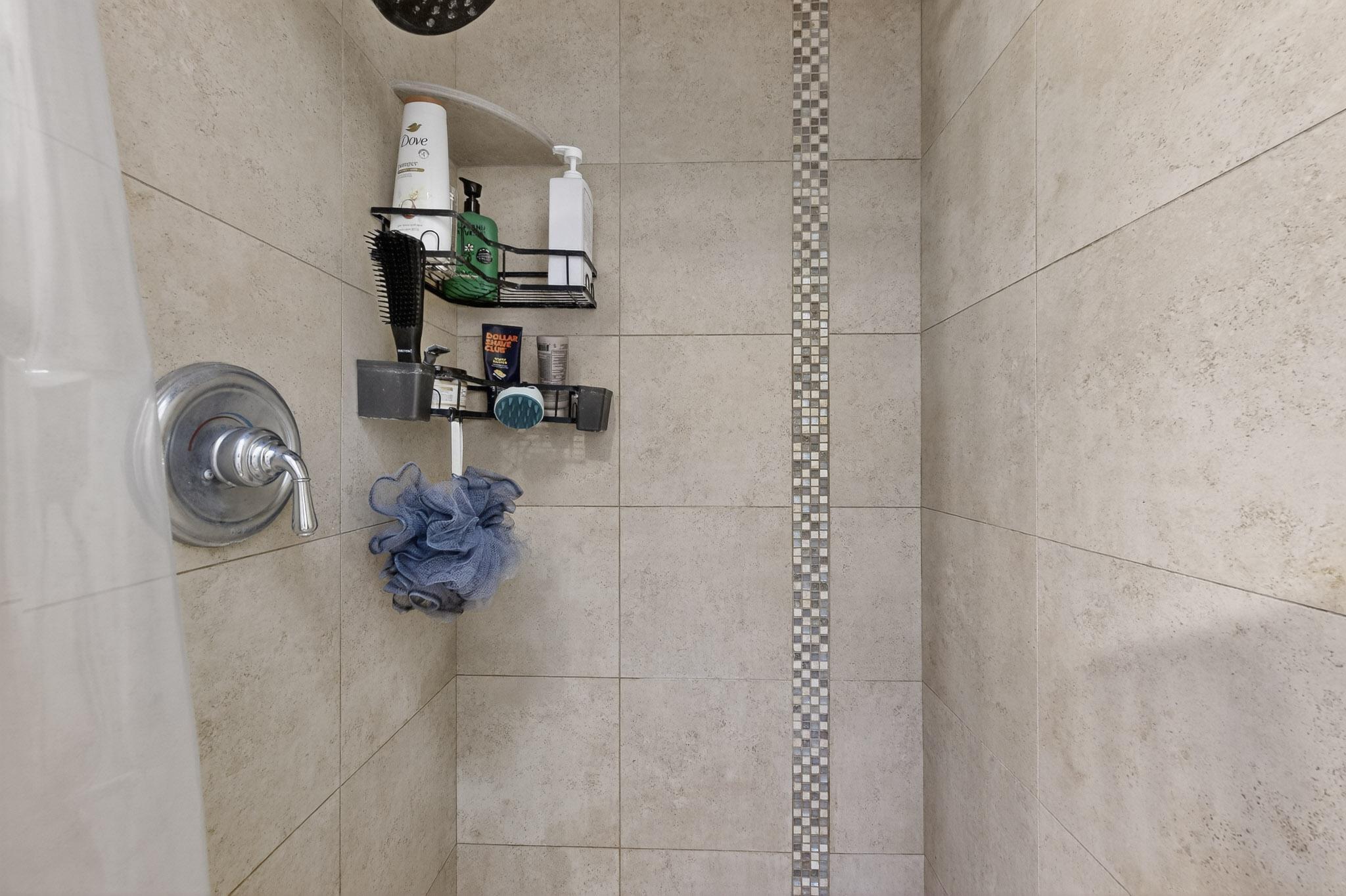 7613 Summer Avenue NE