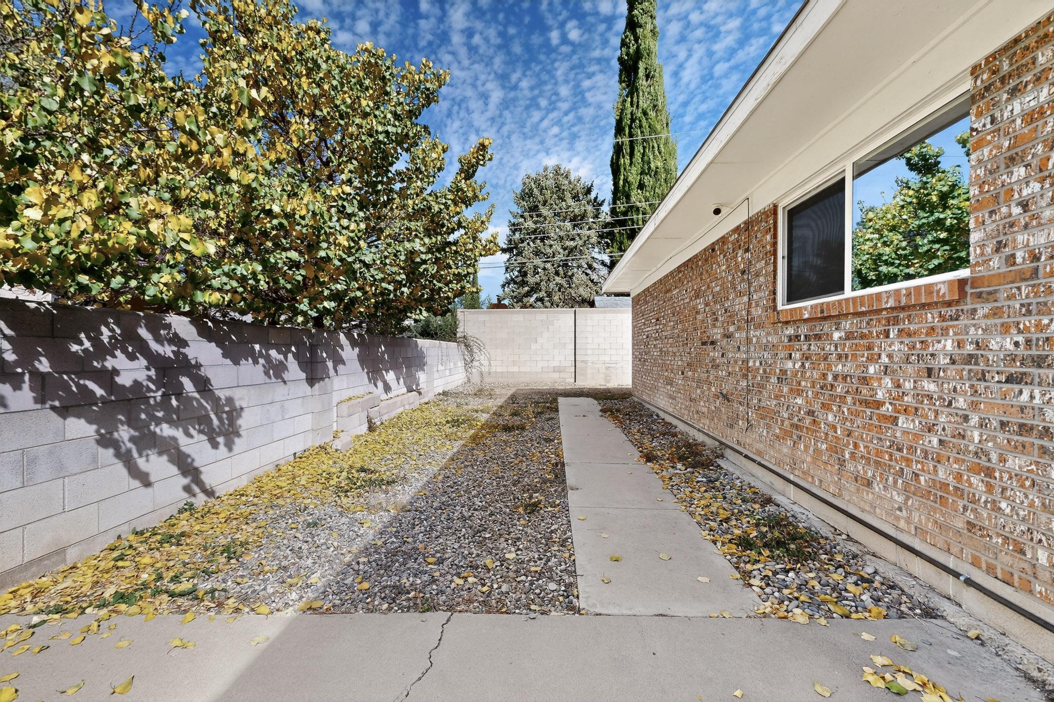 7613 Summer Avenue NE