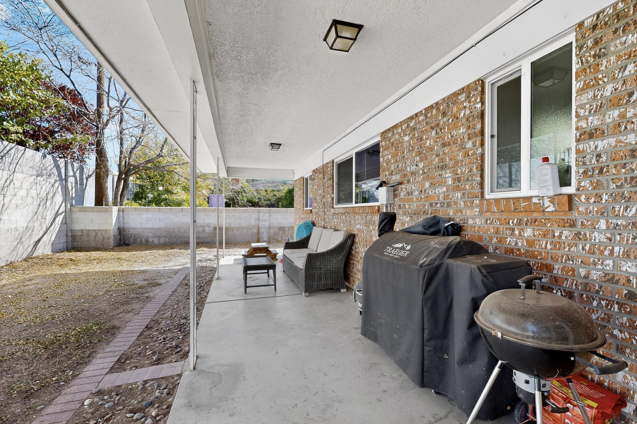 7613 Summer Avenue NE