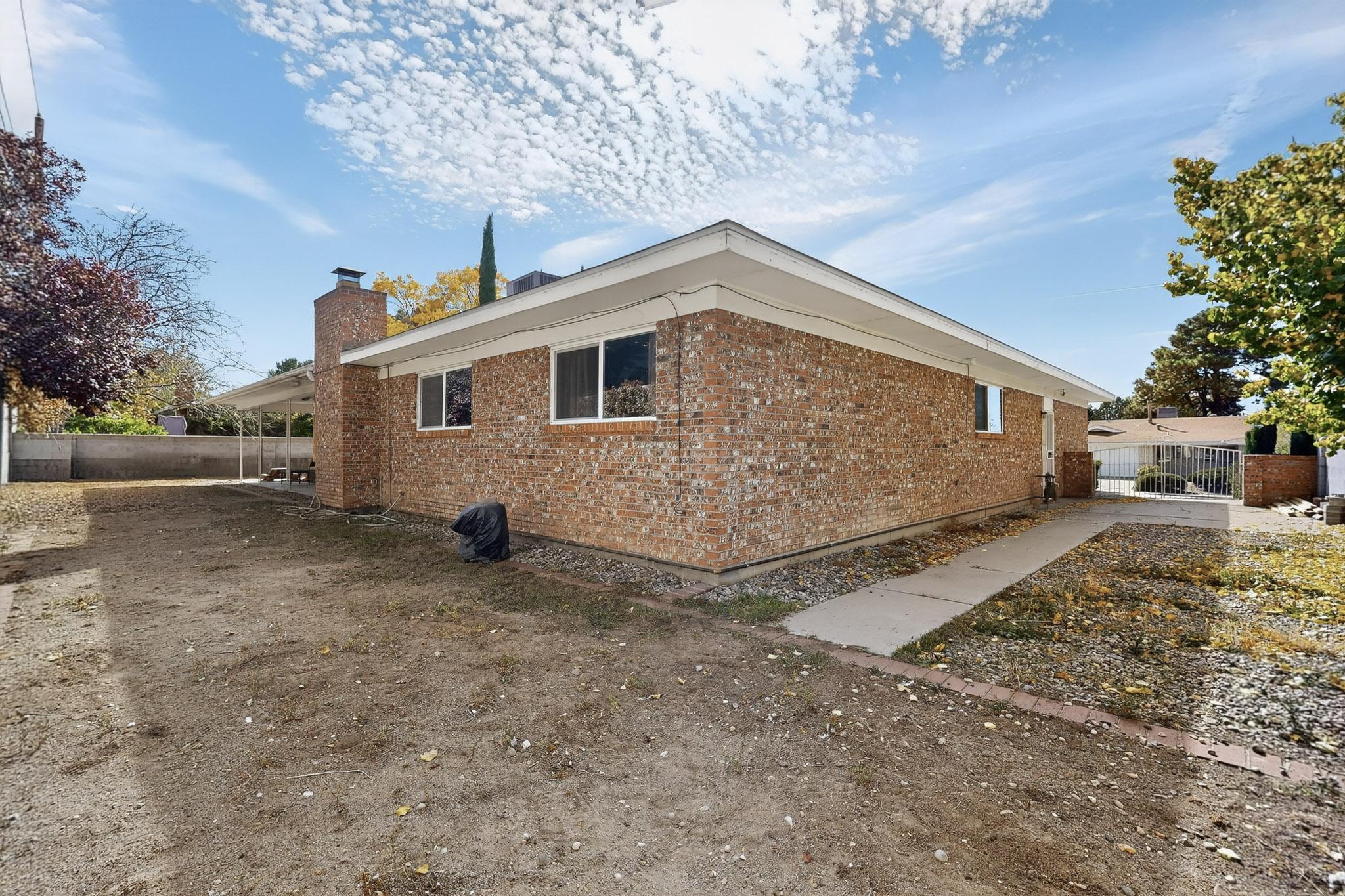 7613 Summer Avenue NE