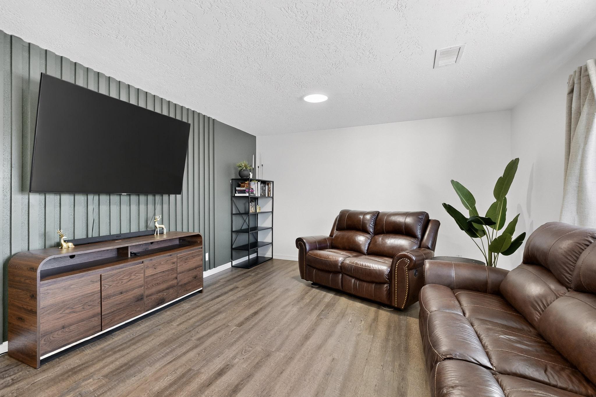 7613 Summer Avenue NE