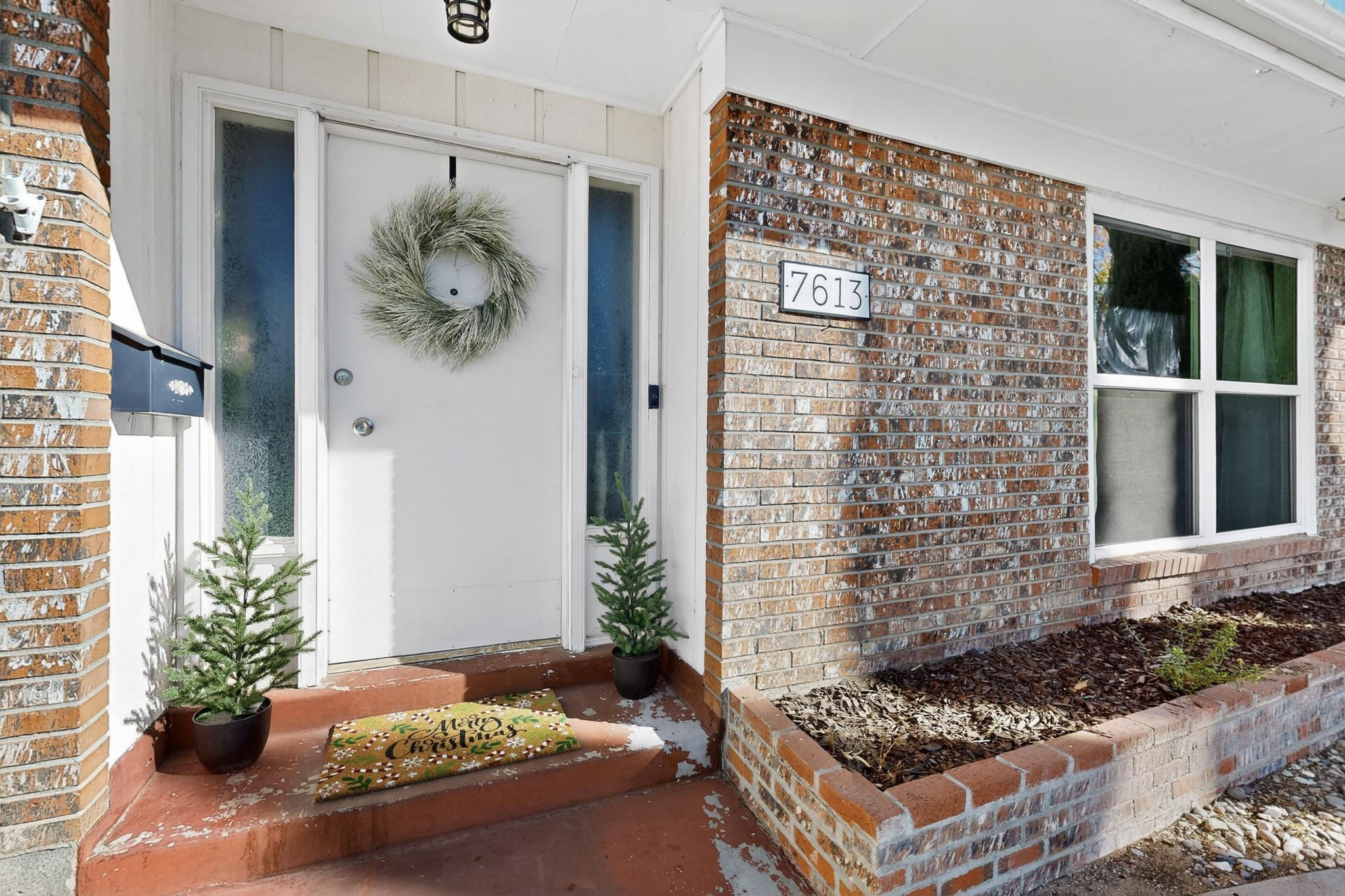 7613 Summer Avenue NE