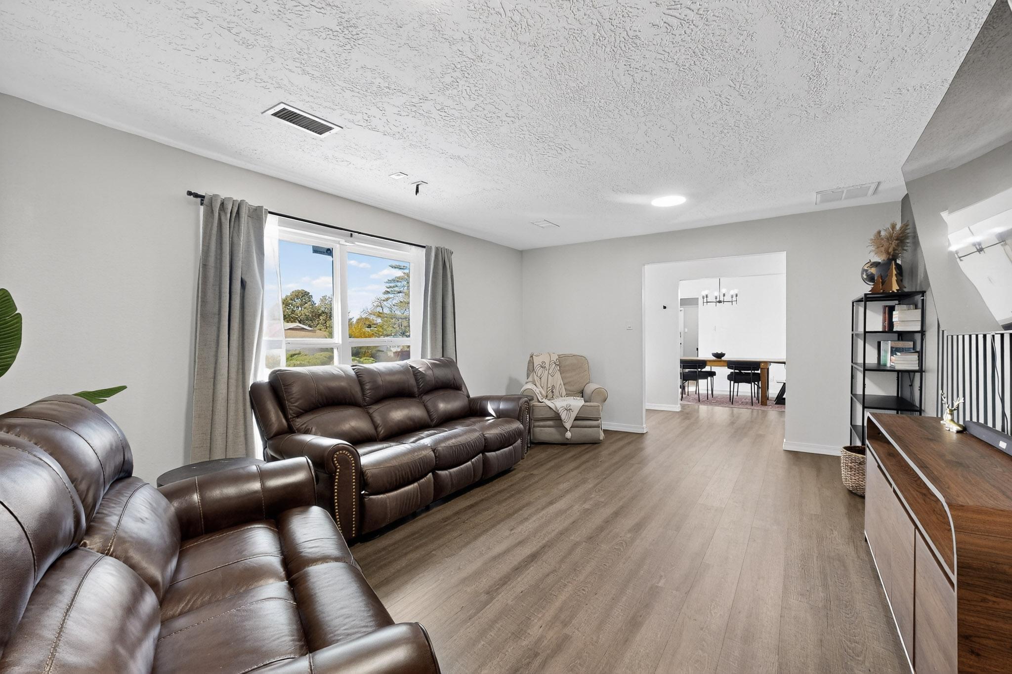 7613 Summer Avenue NE