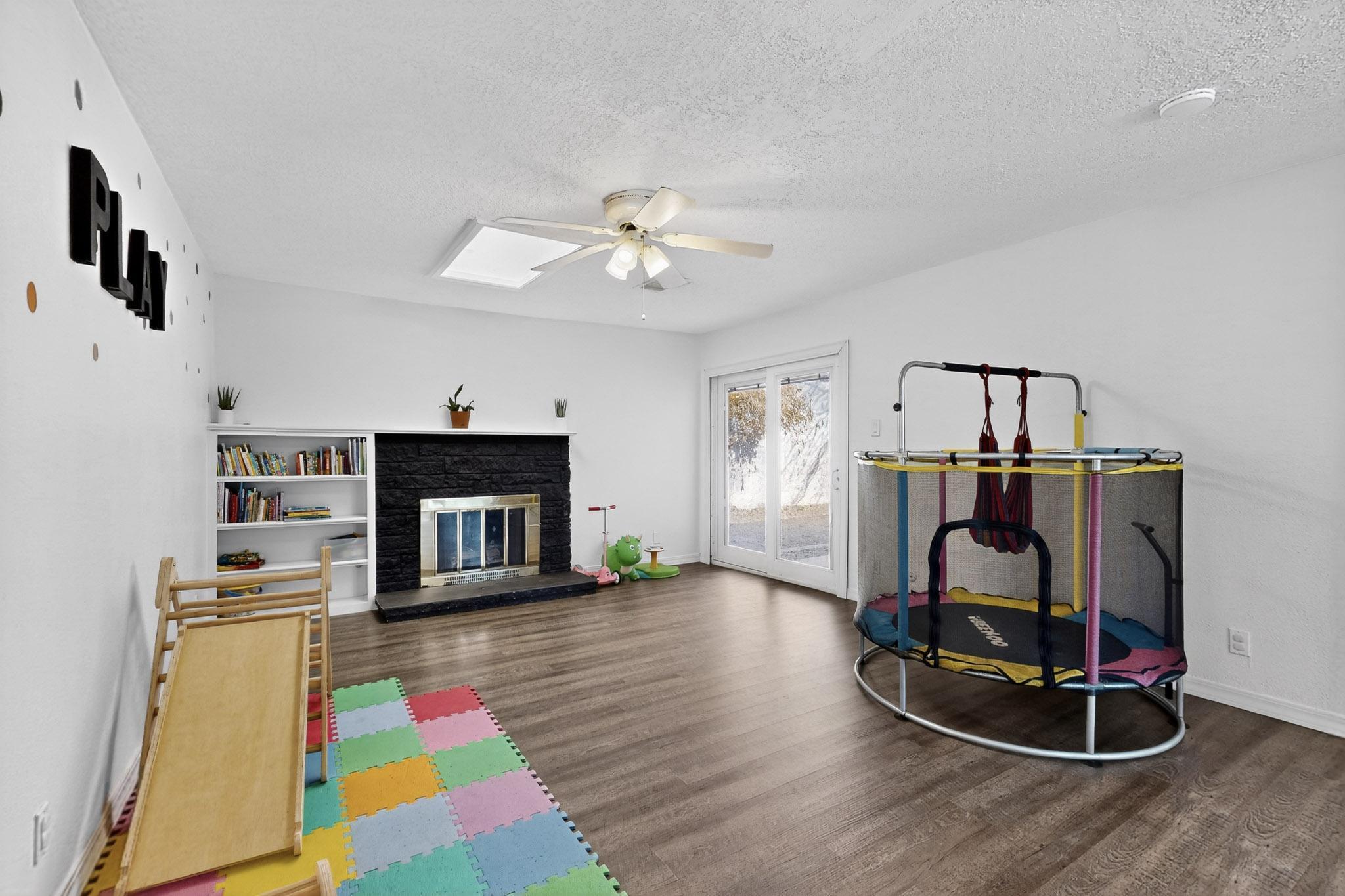 7613 Summer Avenue NE