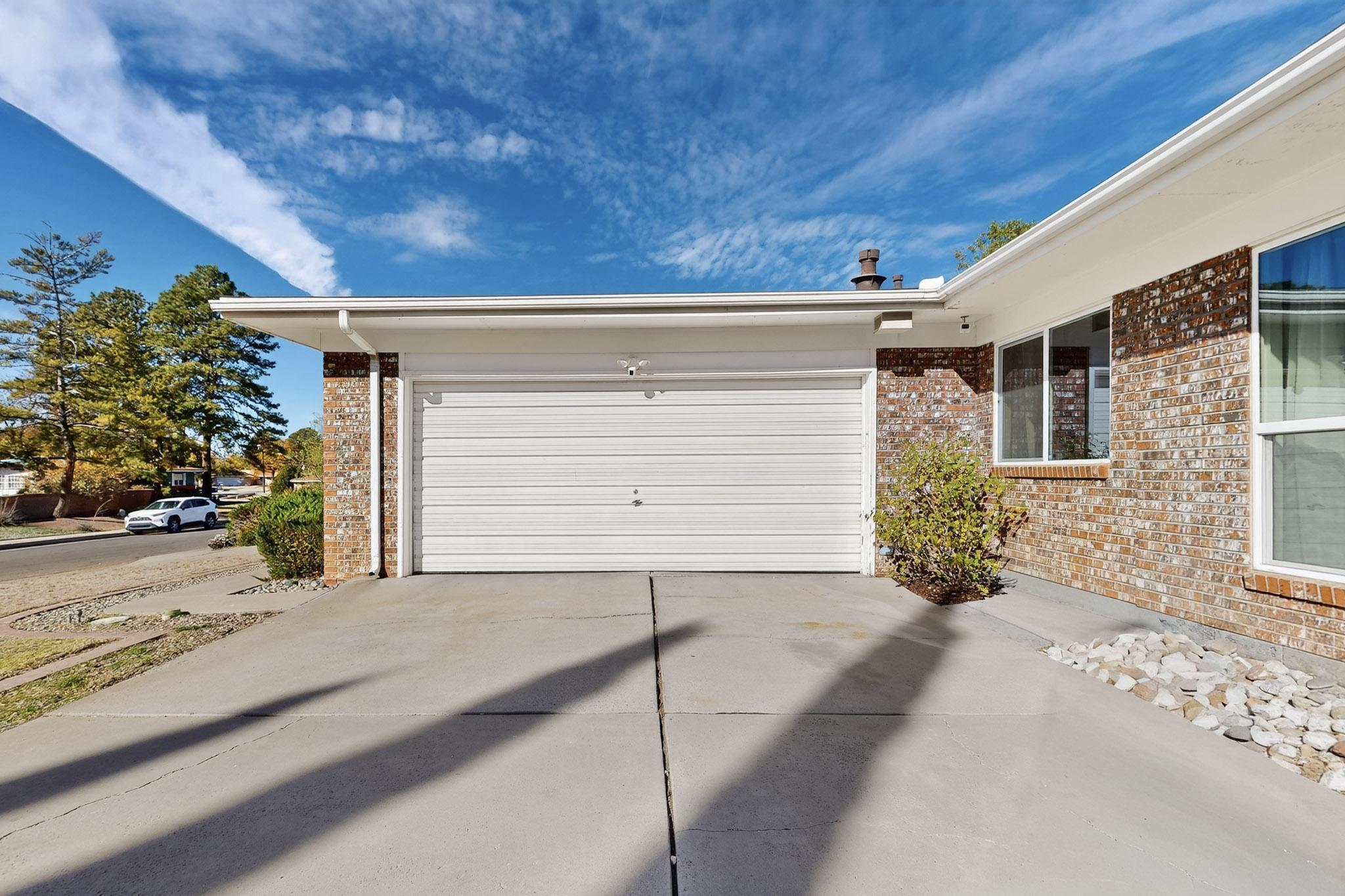 7613 Summer Avenue NE