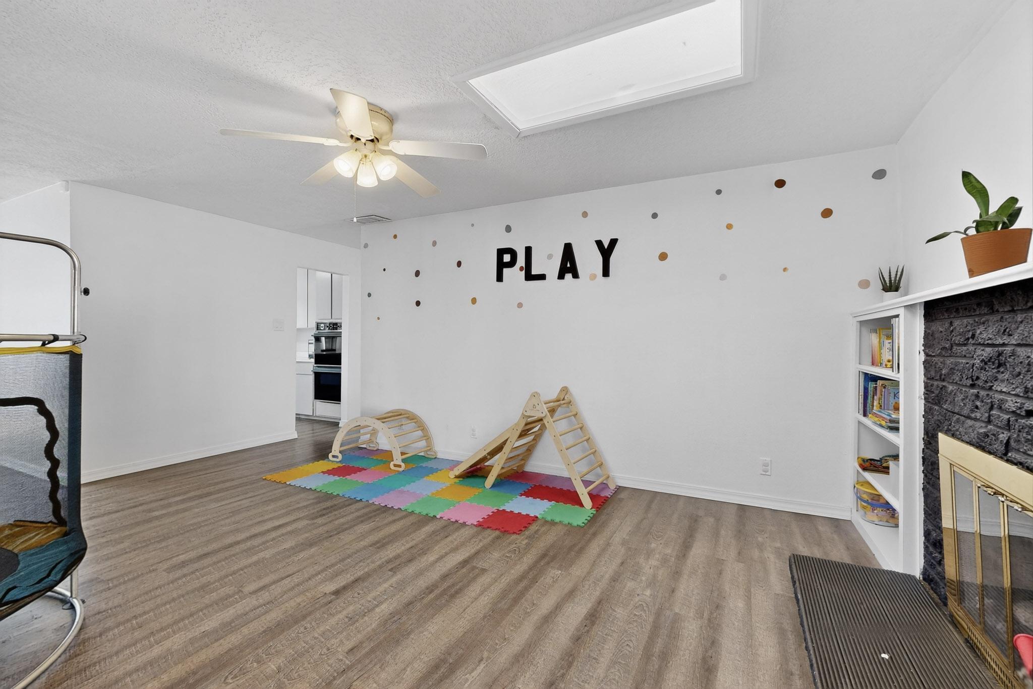 7613 Summer Avenue NE