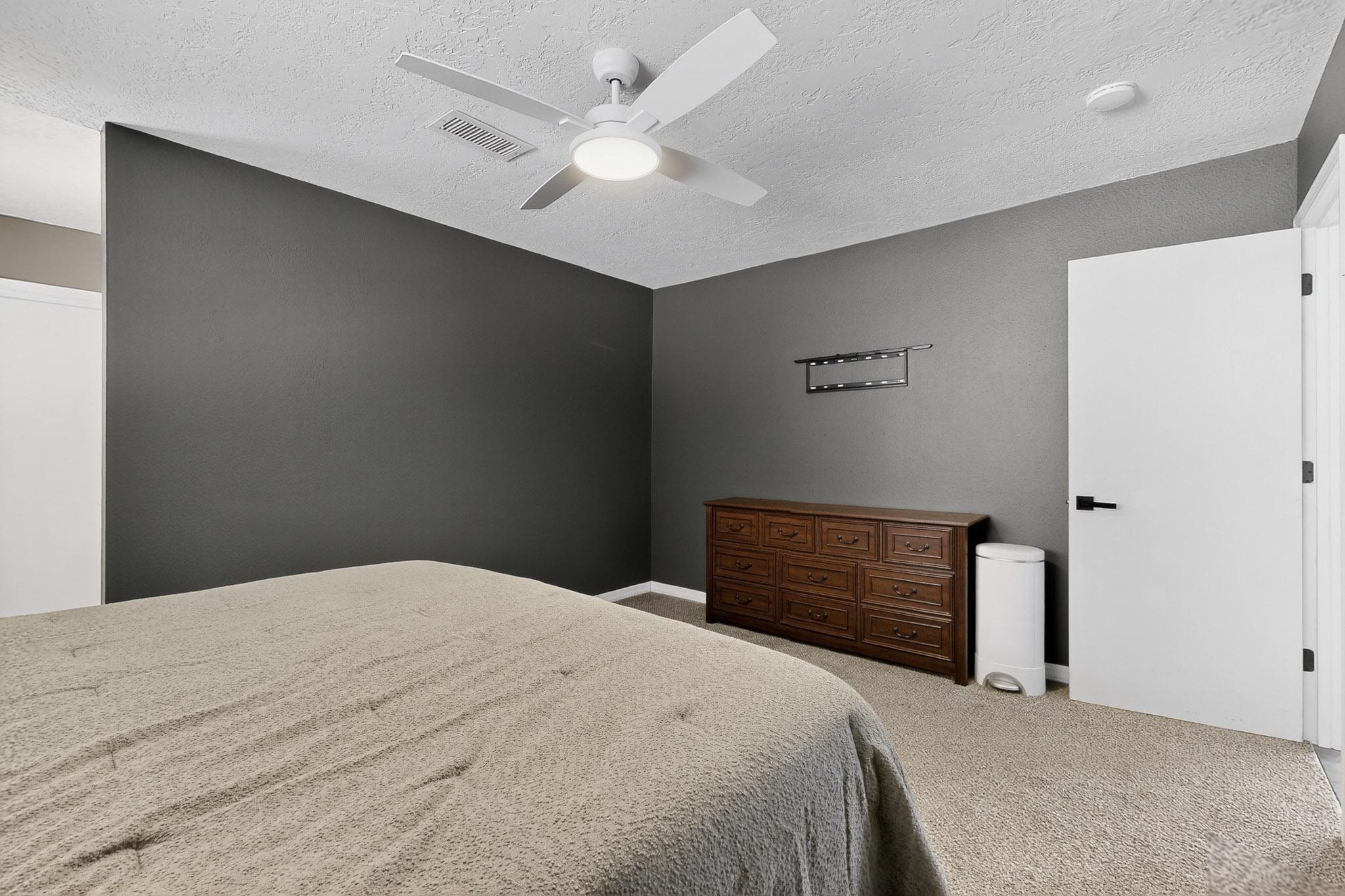 7613 Summer Avenue NE