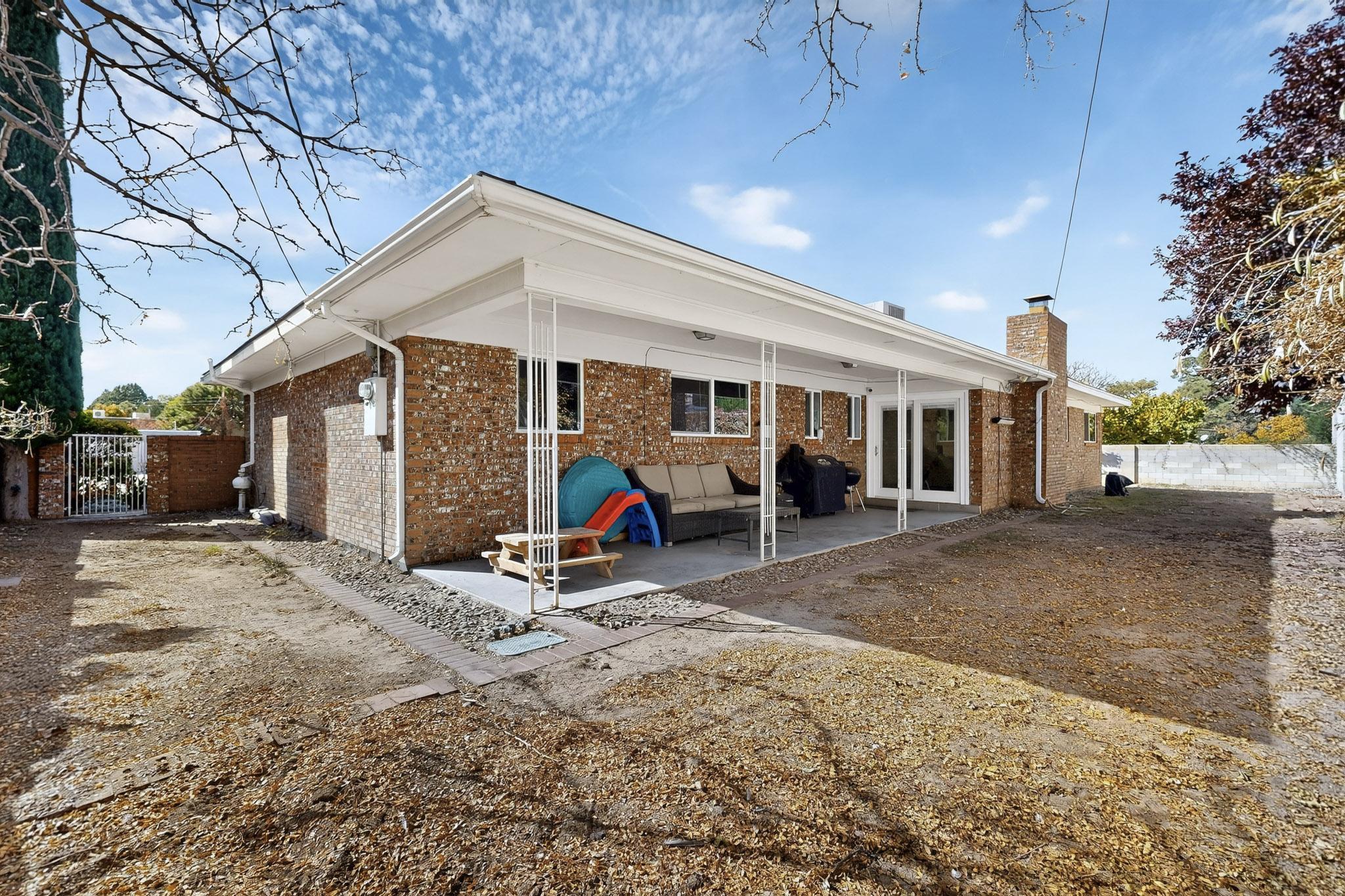 7613 Summer Avenue NE