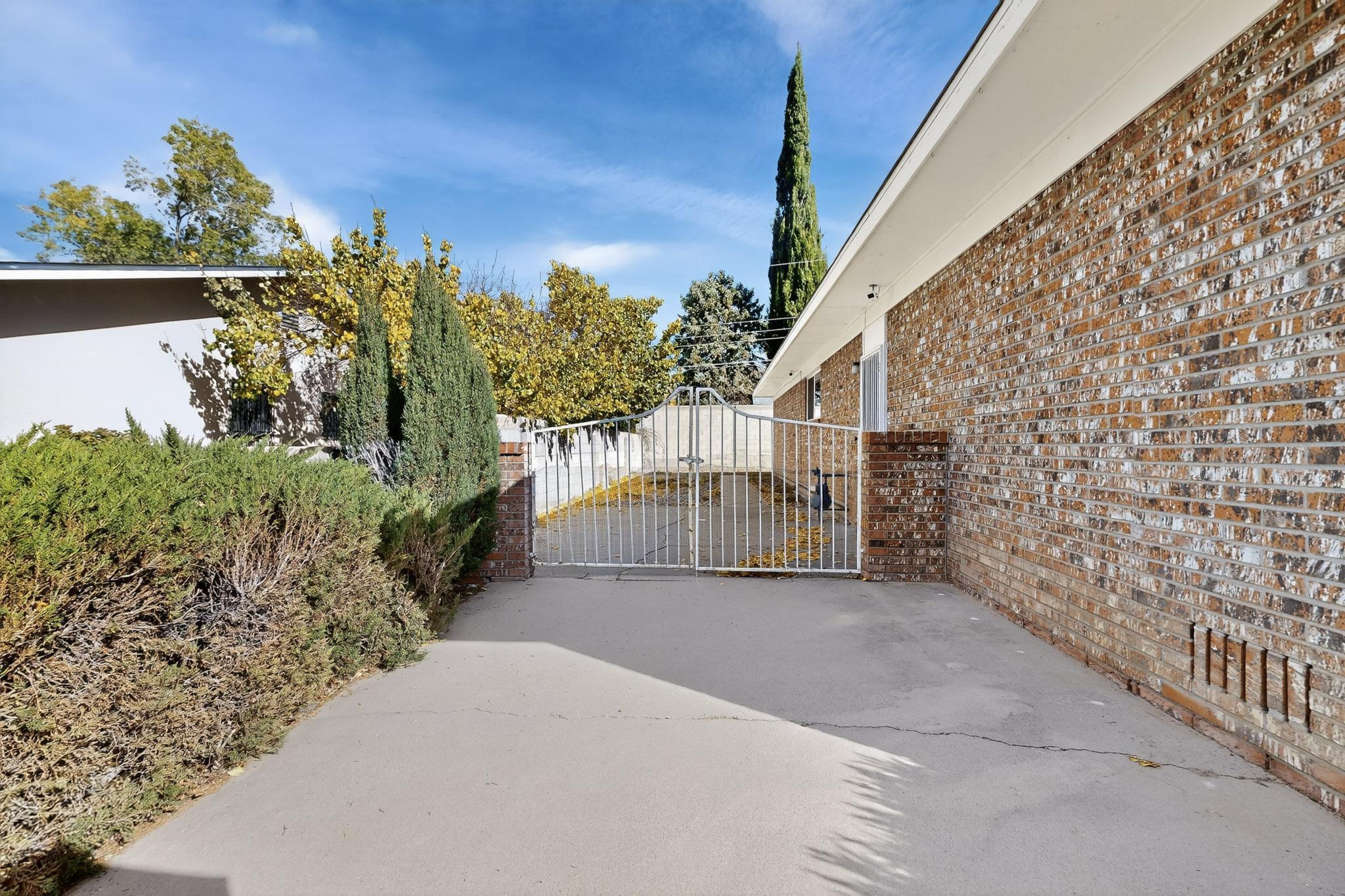 7613 Summer Avenue NE