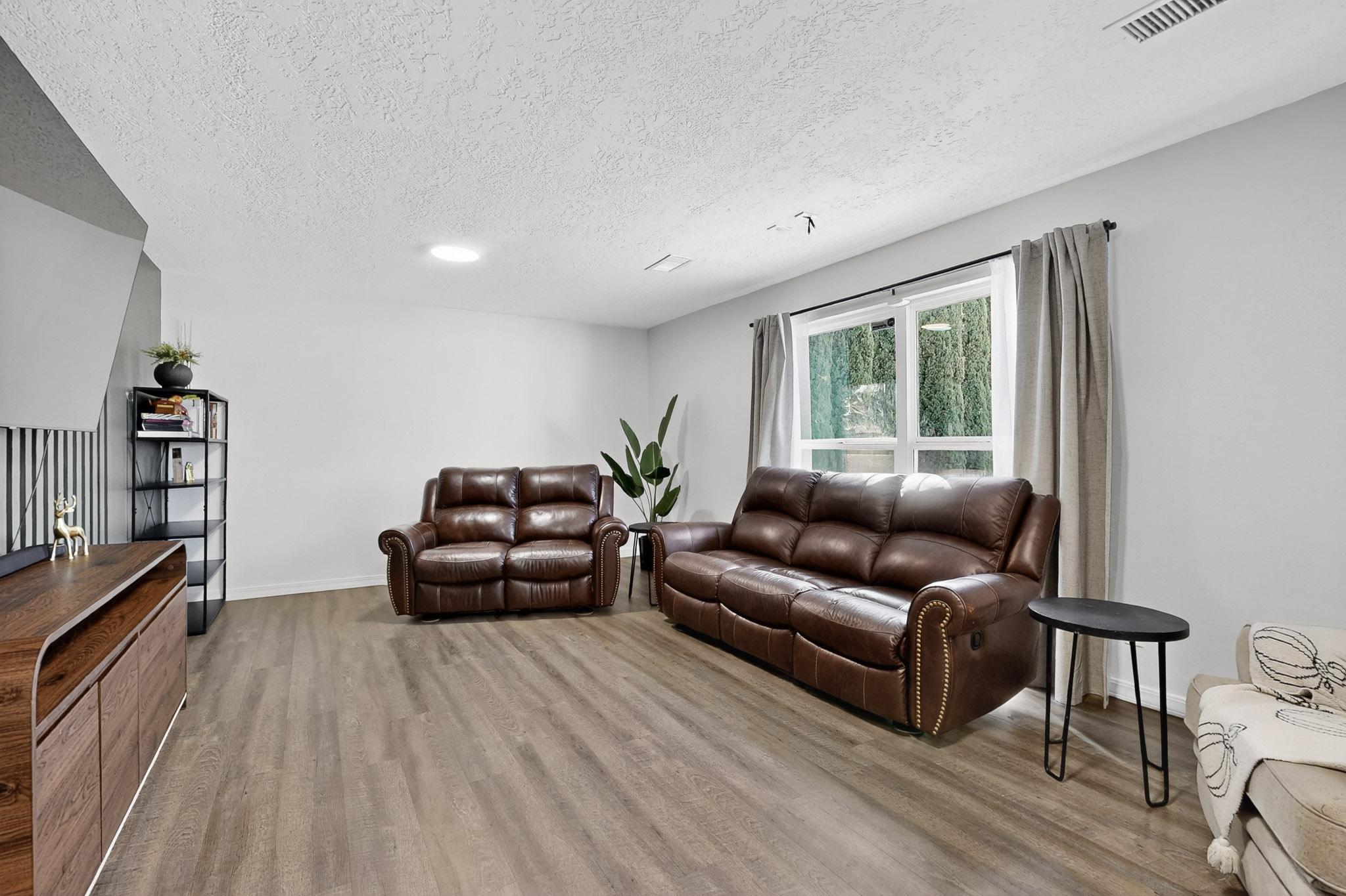 7613 Summer Avenue NE