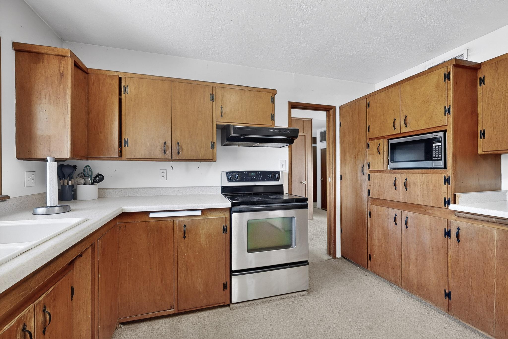 221 Homeland Road NW