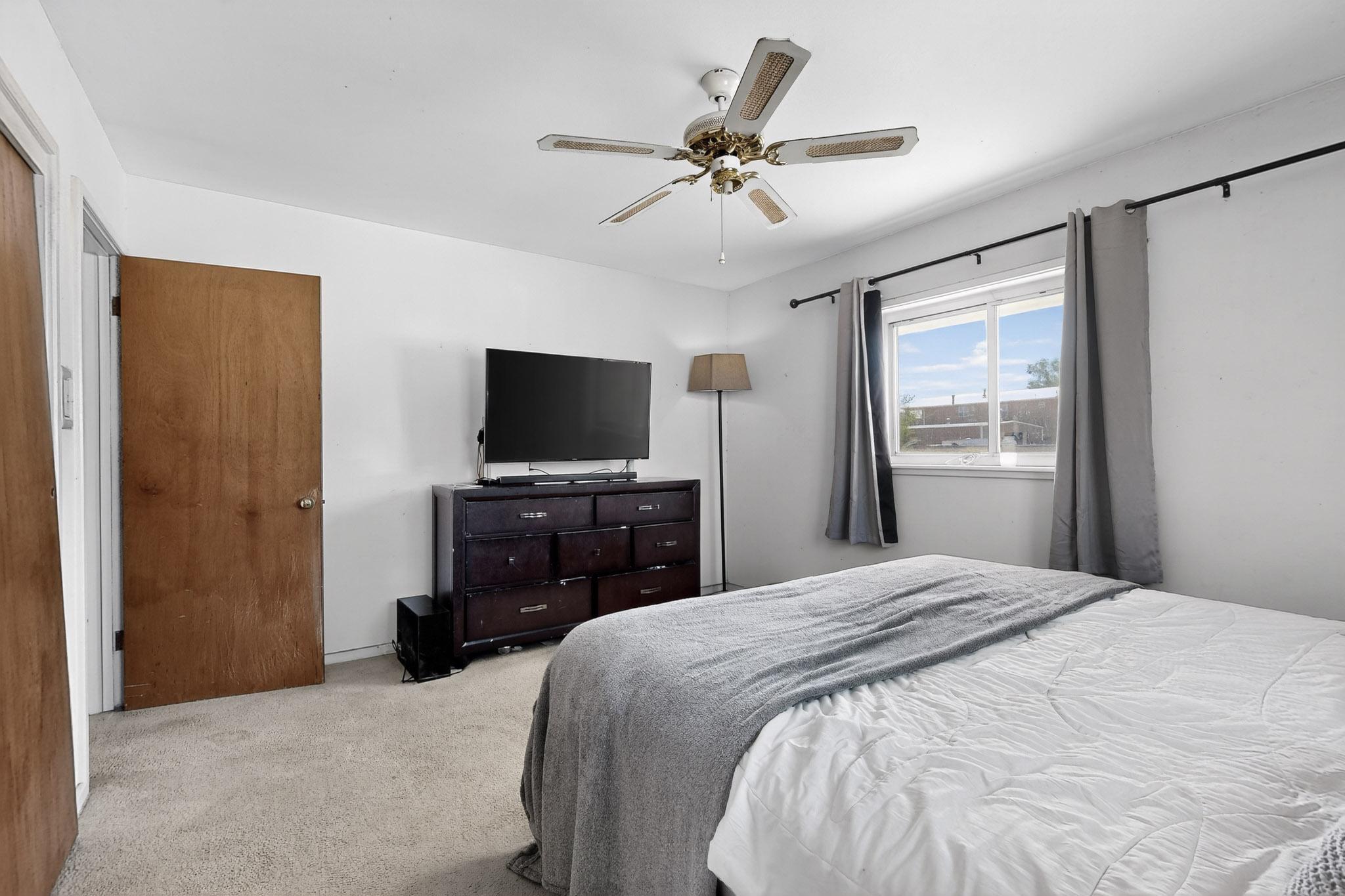 221 Homeland Road NW