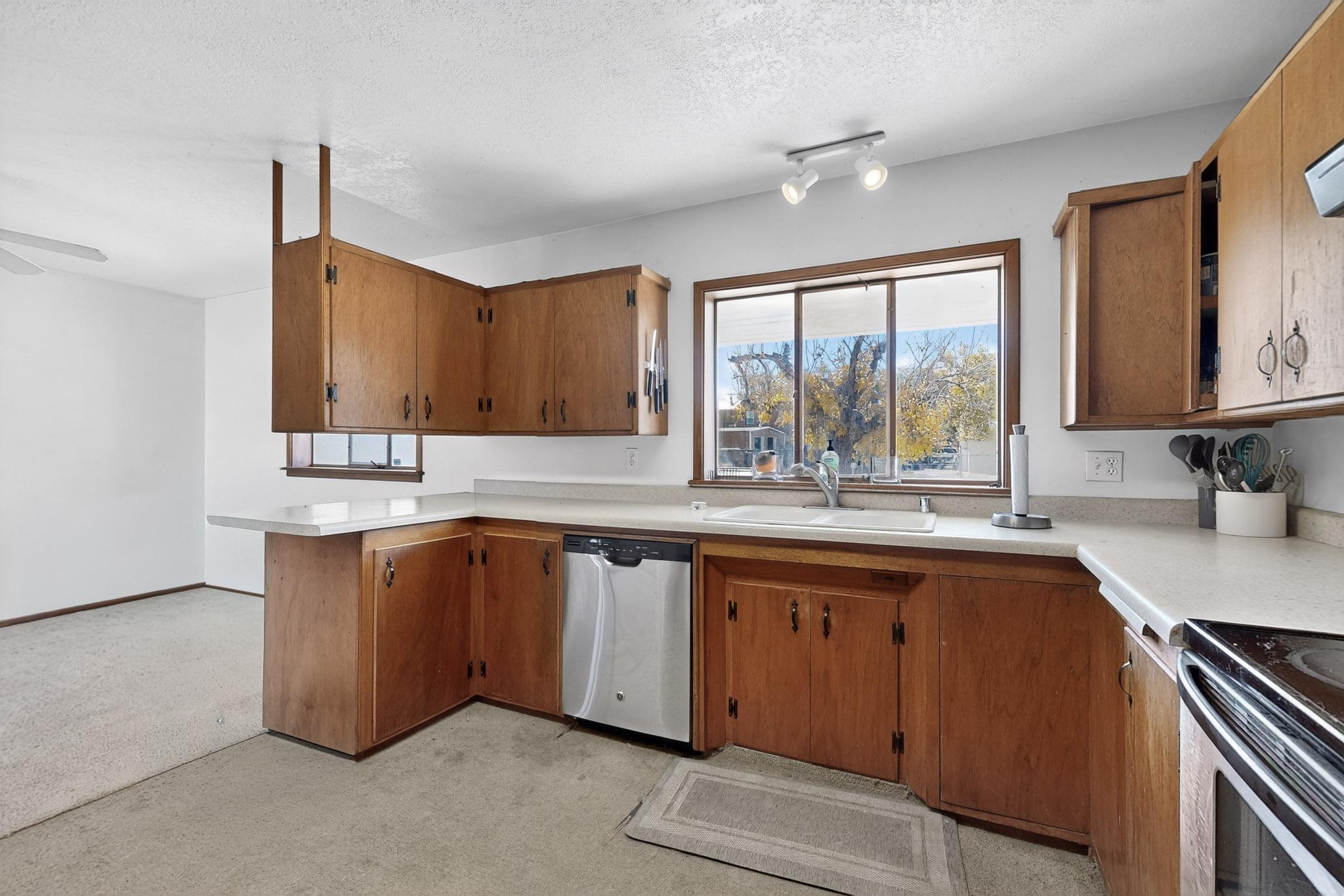 221 Homeland Road NW