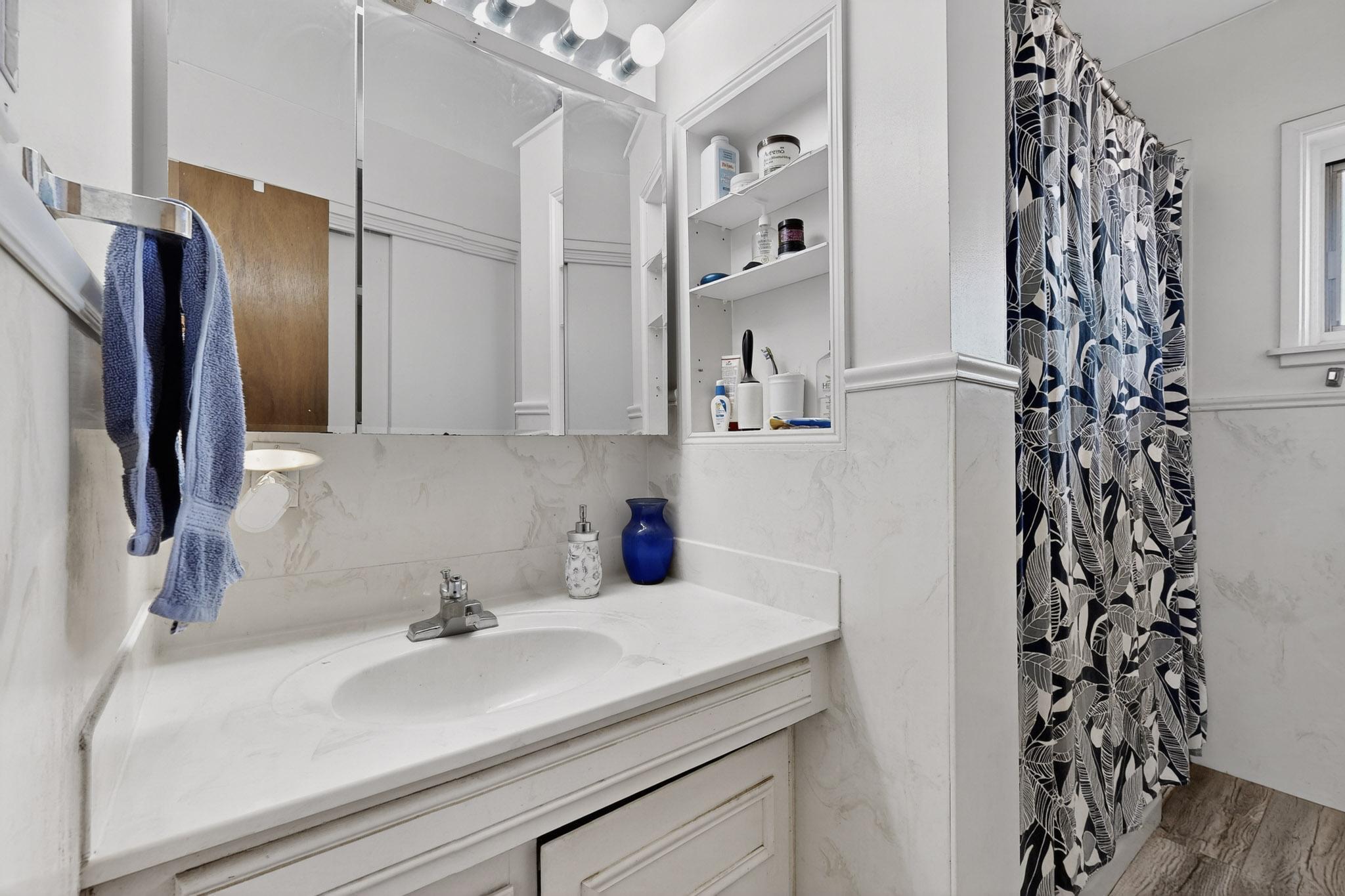 221 Homeland Road NW