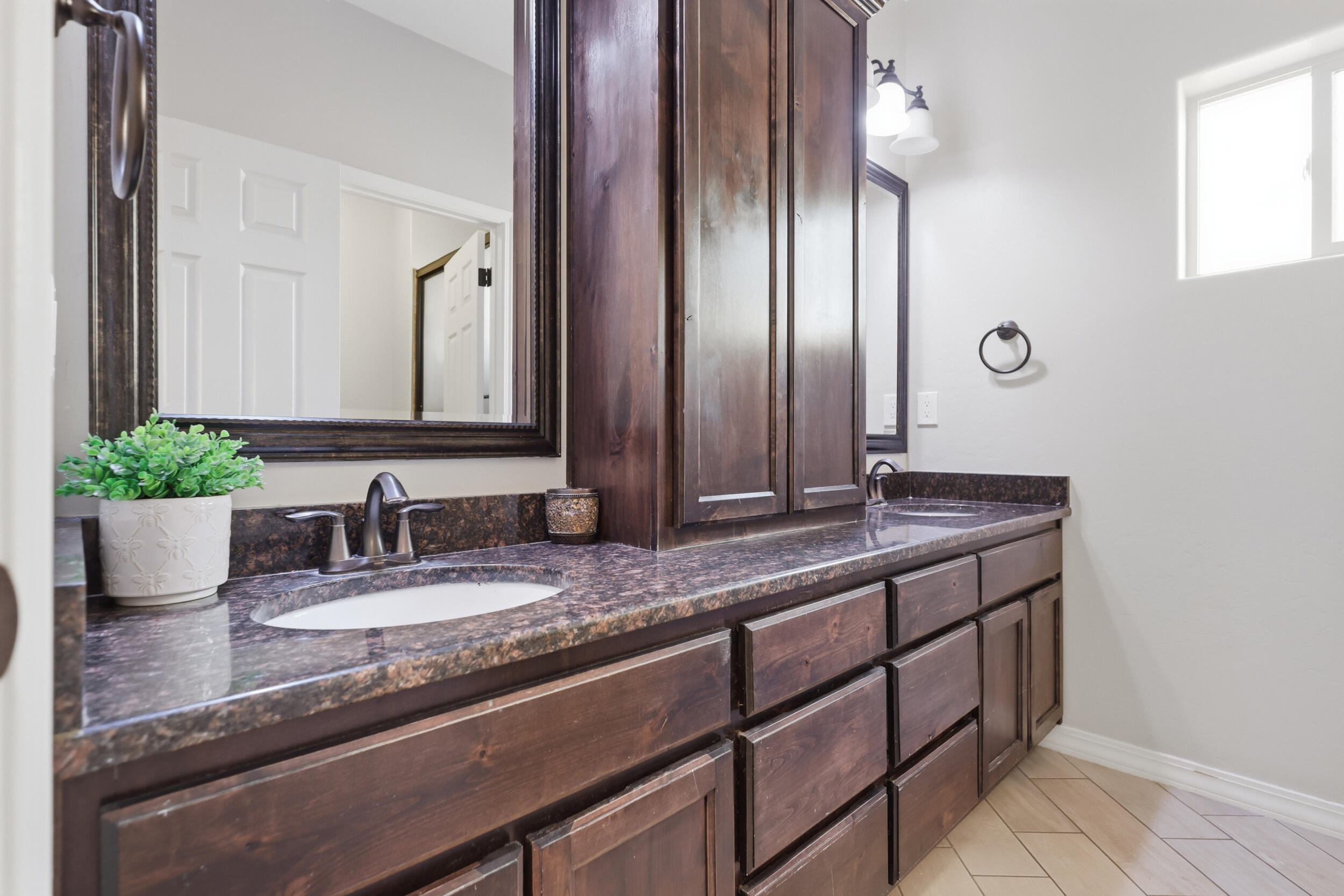 2560 Firewheel Avenue SW