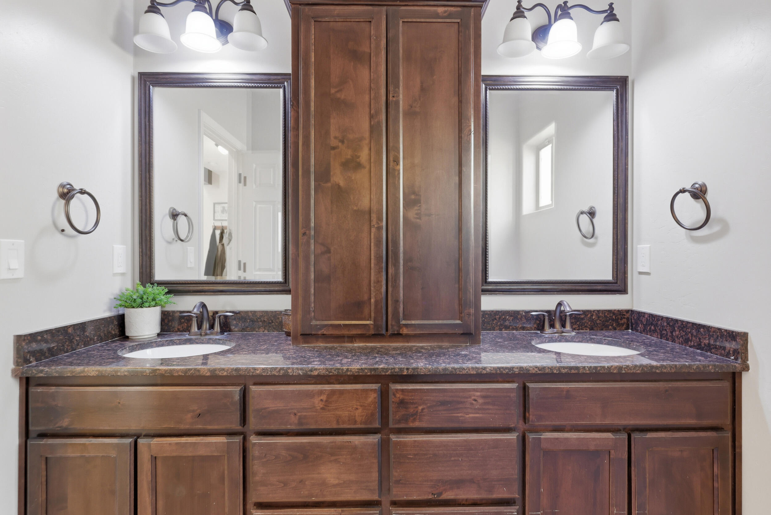 2560 Firewheel Avenue SW