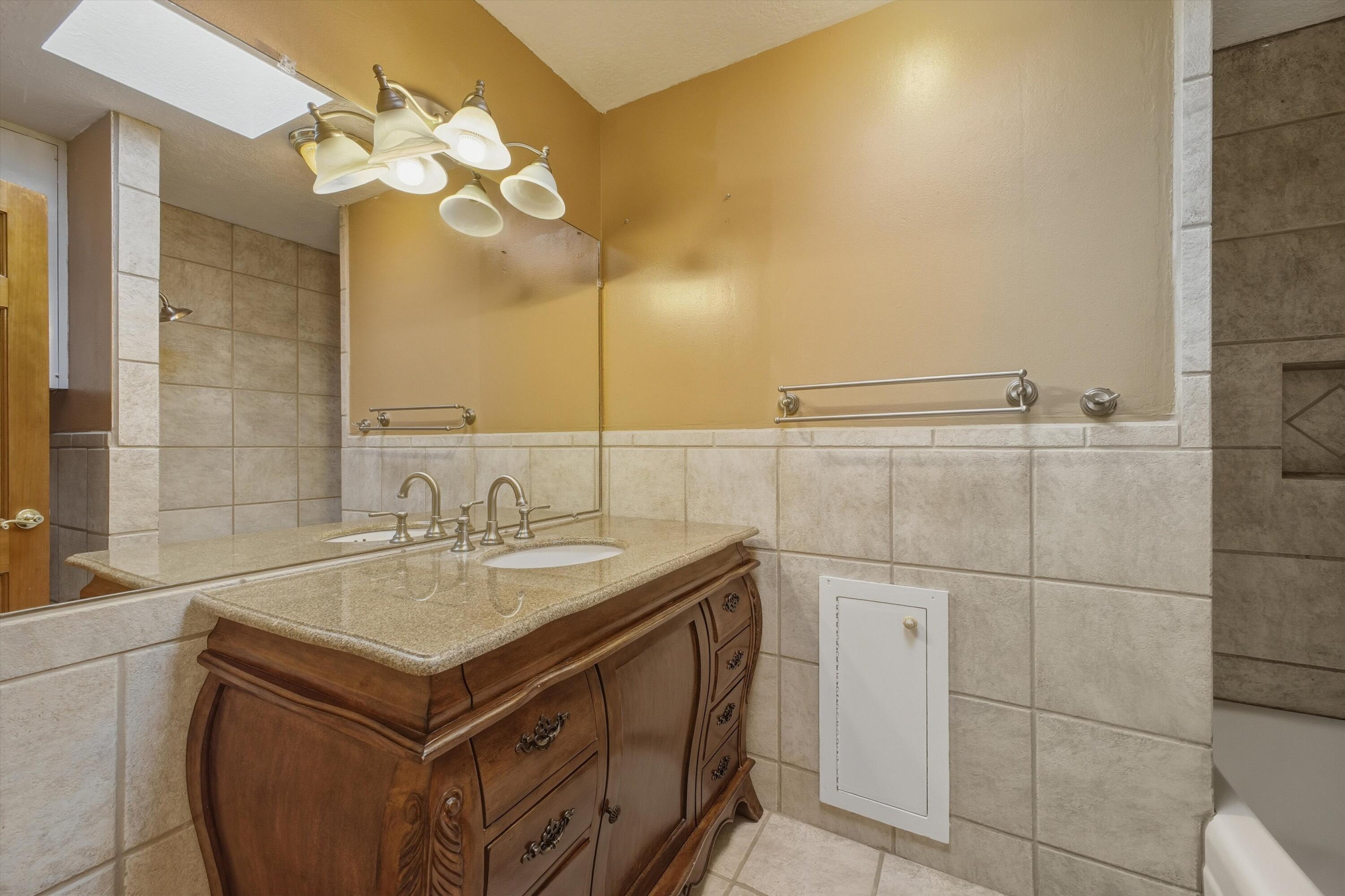 720 Lamp Post Circle SE