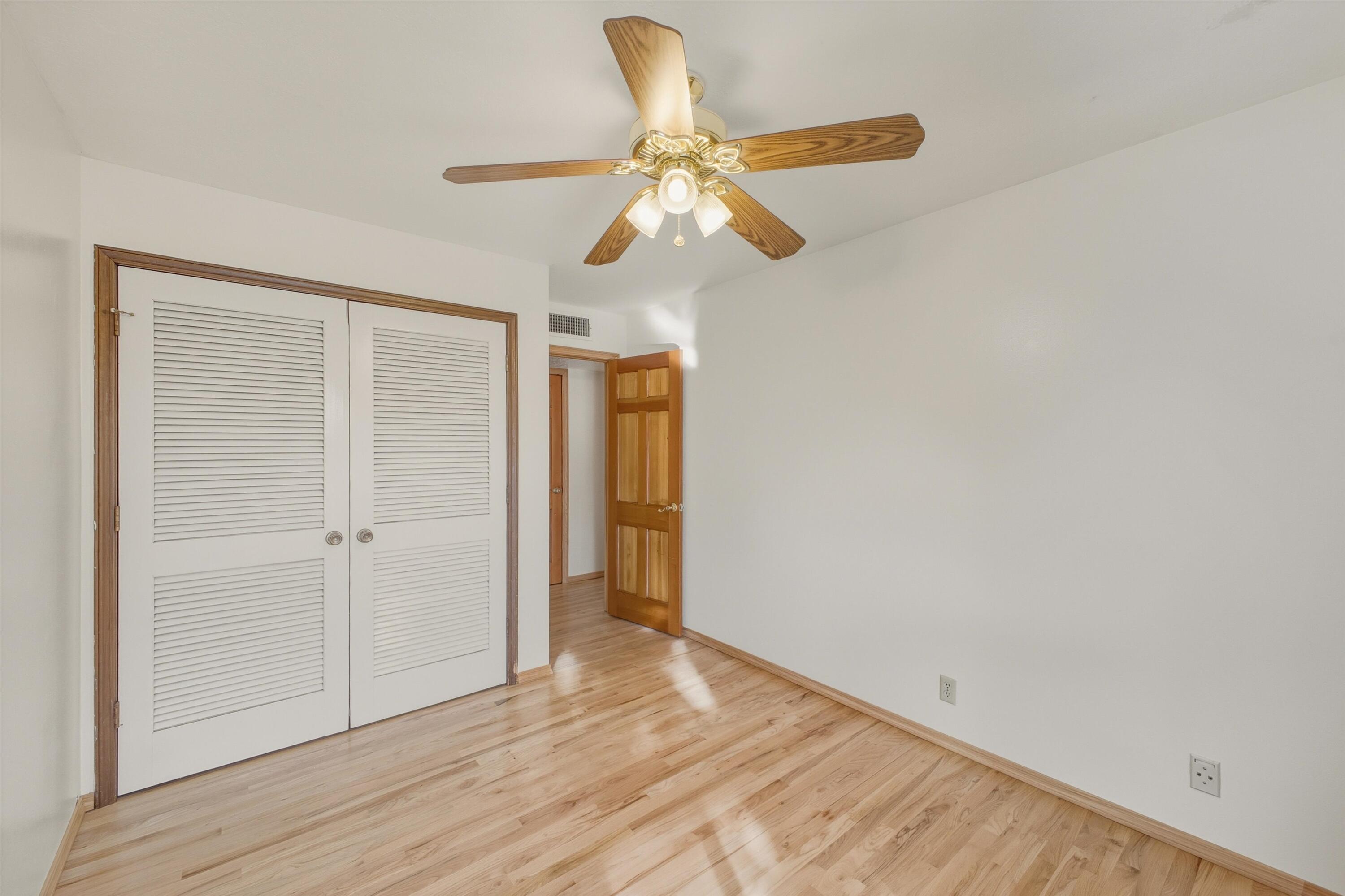 720 Lamp Post Circle SE