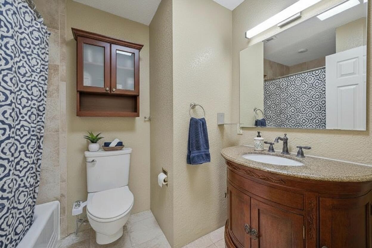 720 Lamp Post Circle SE