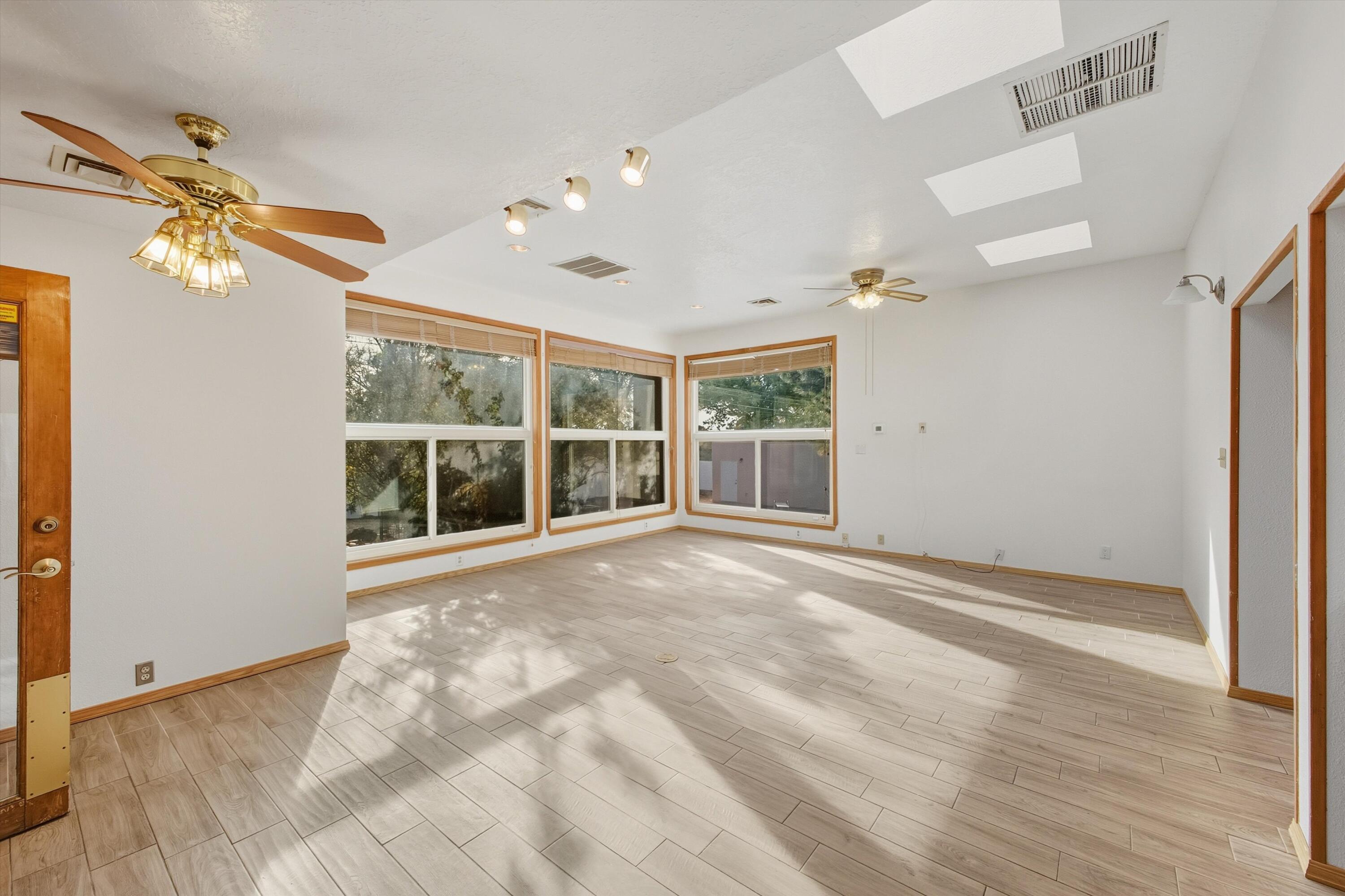 720 Lamp Post Circle SE