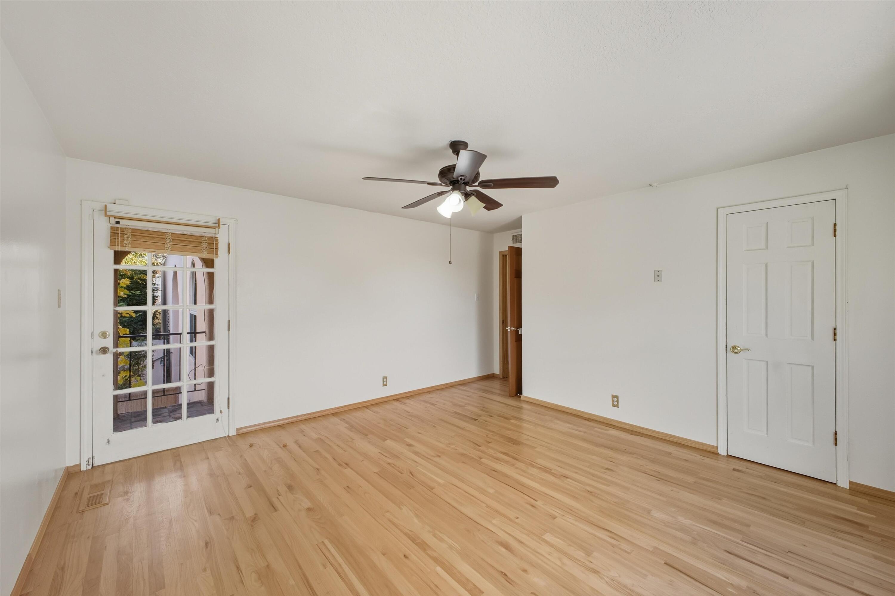 720 Lamp Post Circle SE