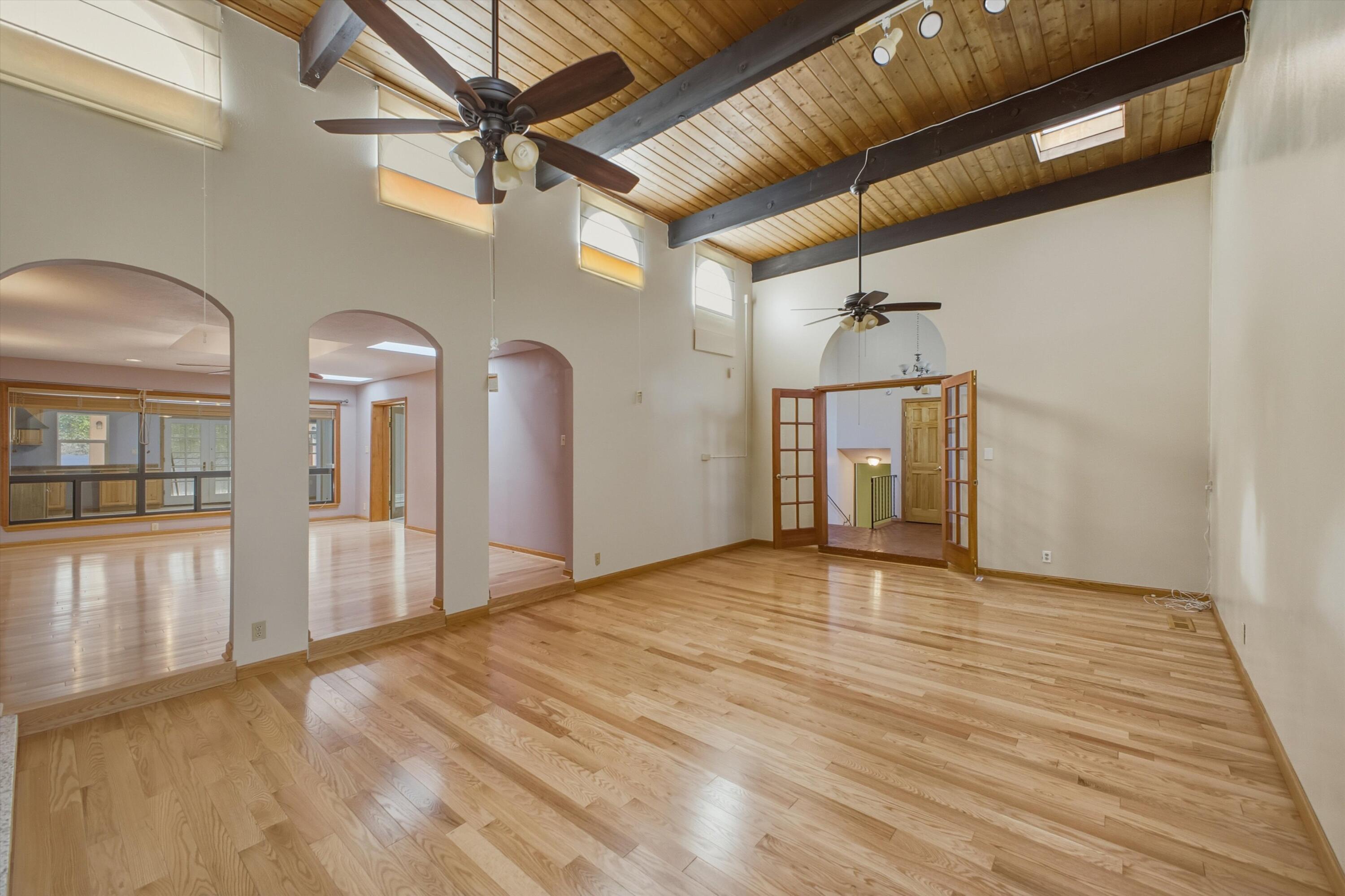 720 Lamp Post Circle SE