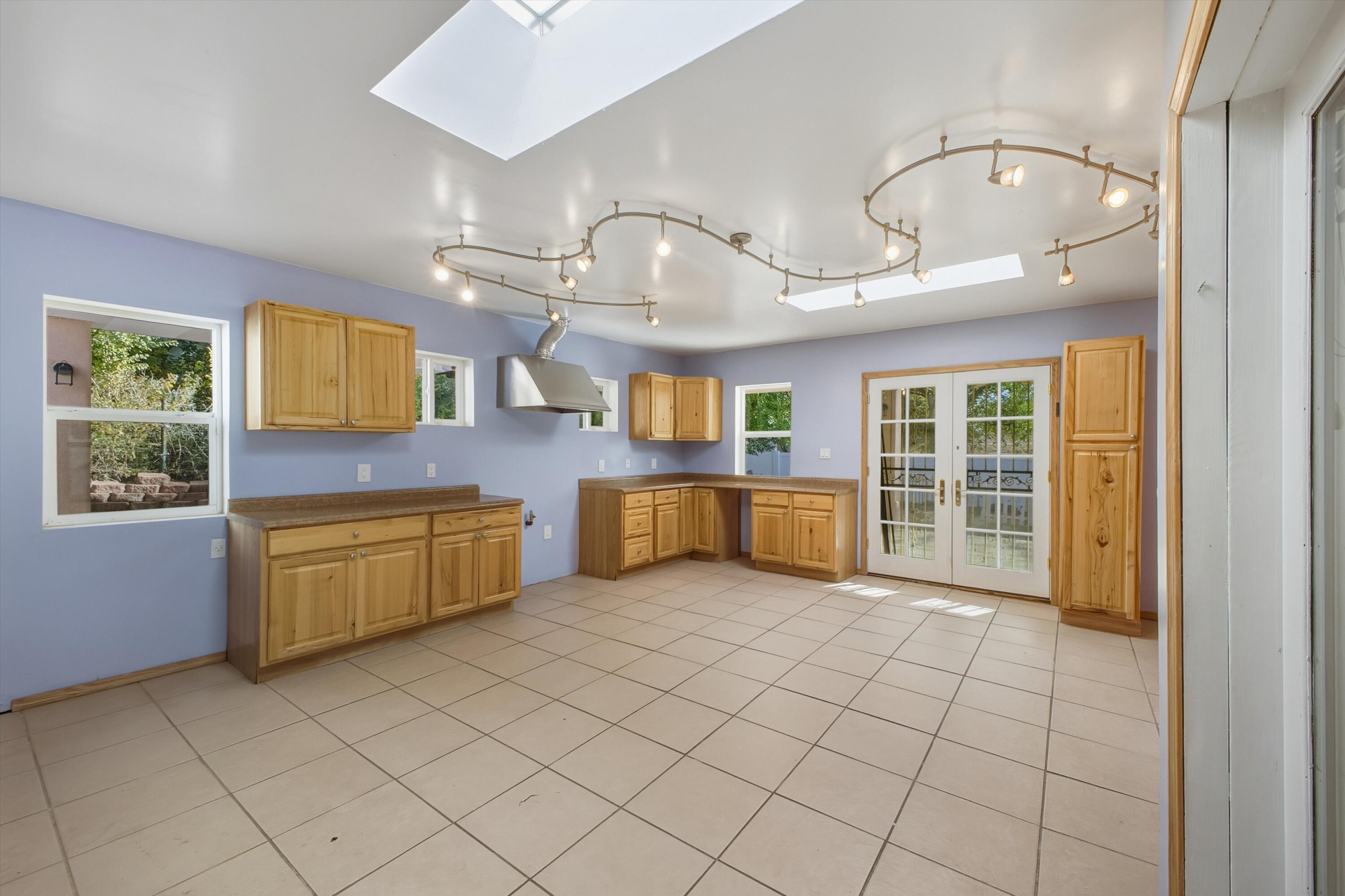 720 Lamp Post Circle SE