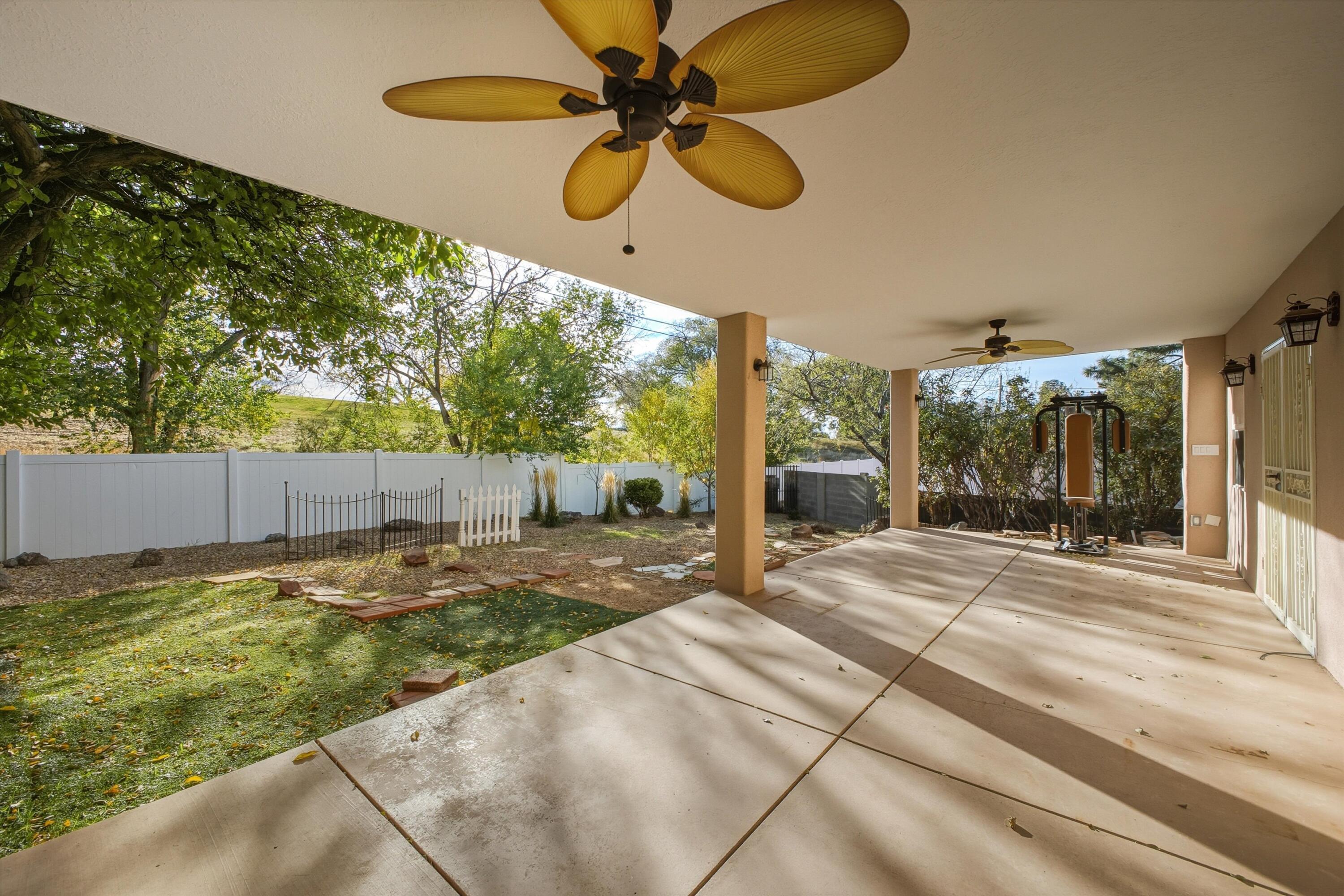 720 Lamp Post Circle SE