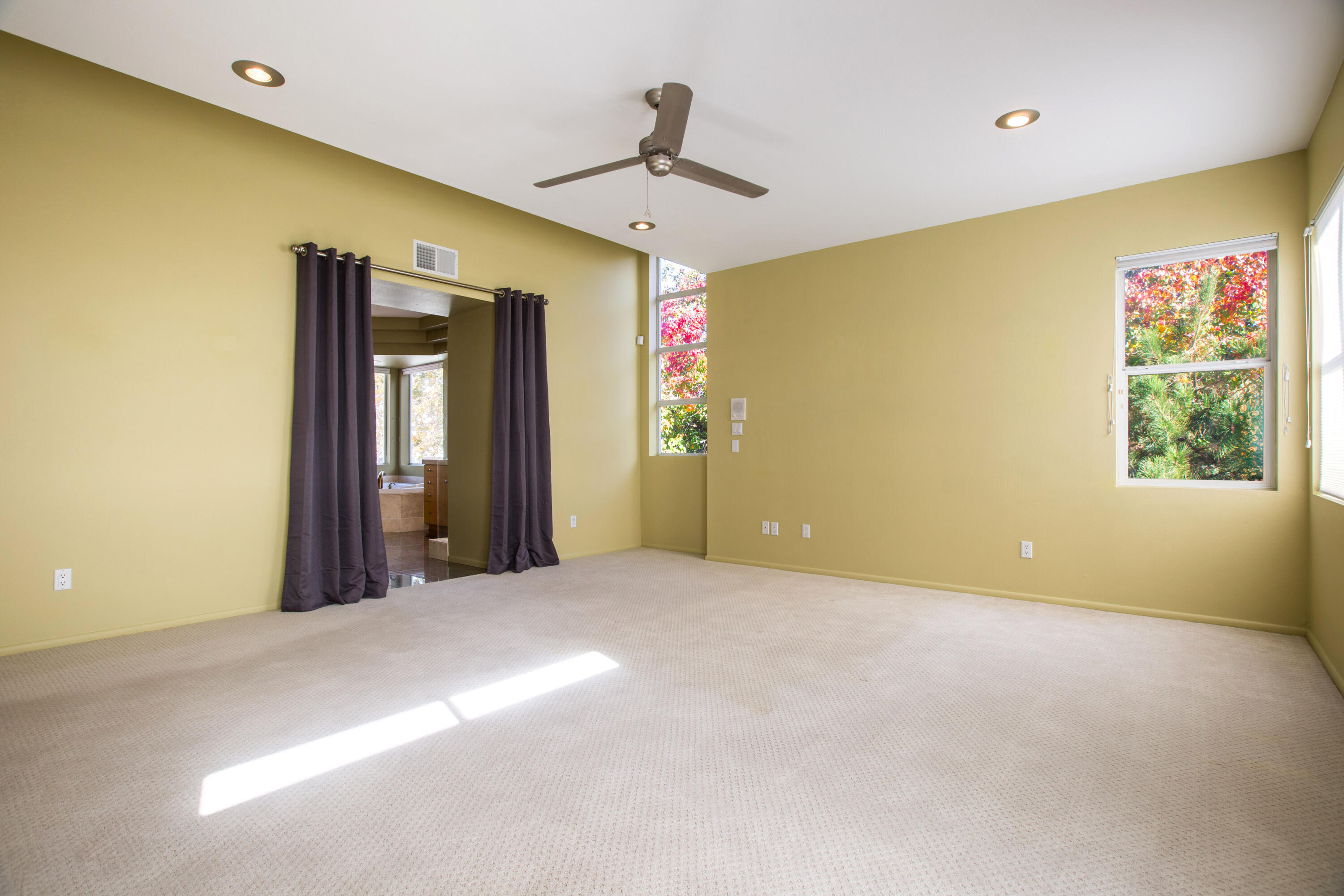 8400 Chateau Drive NE