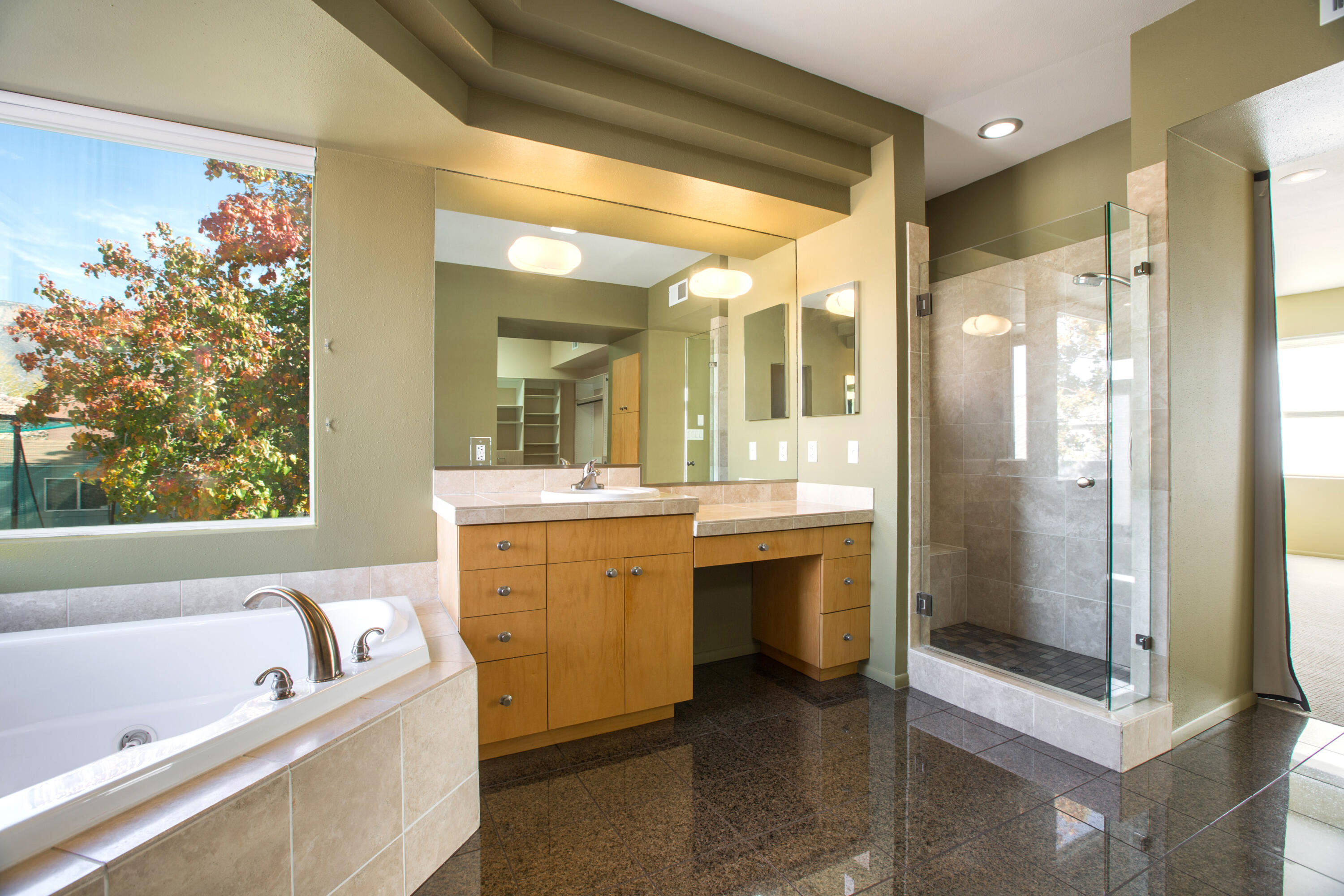 8400 Chateau Drive NE