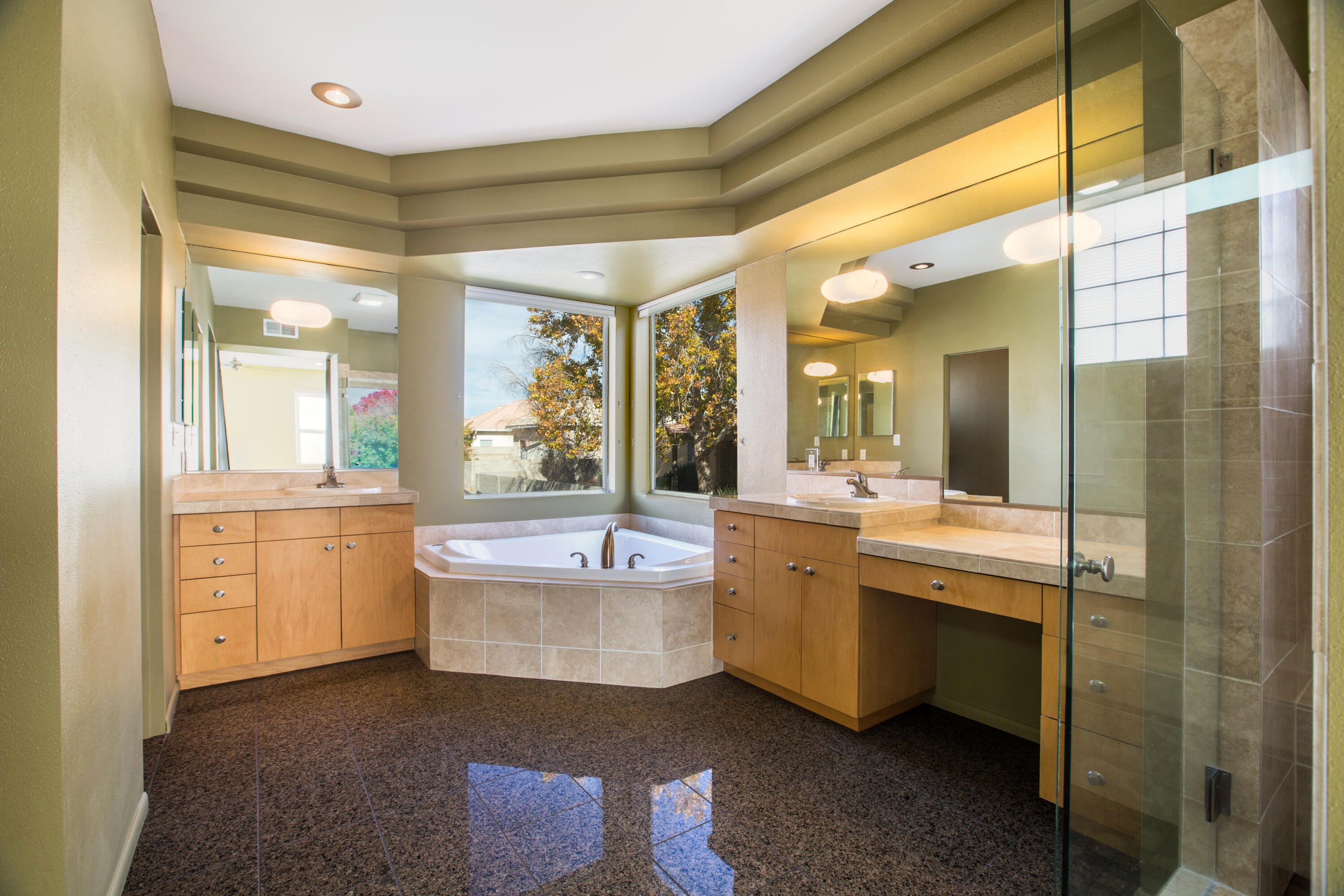 8400 Chateau Drive NE