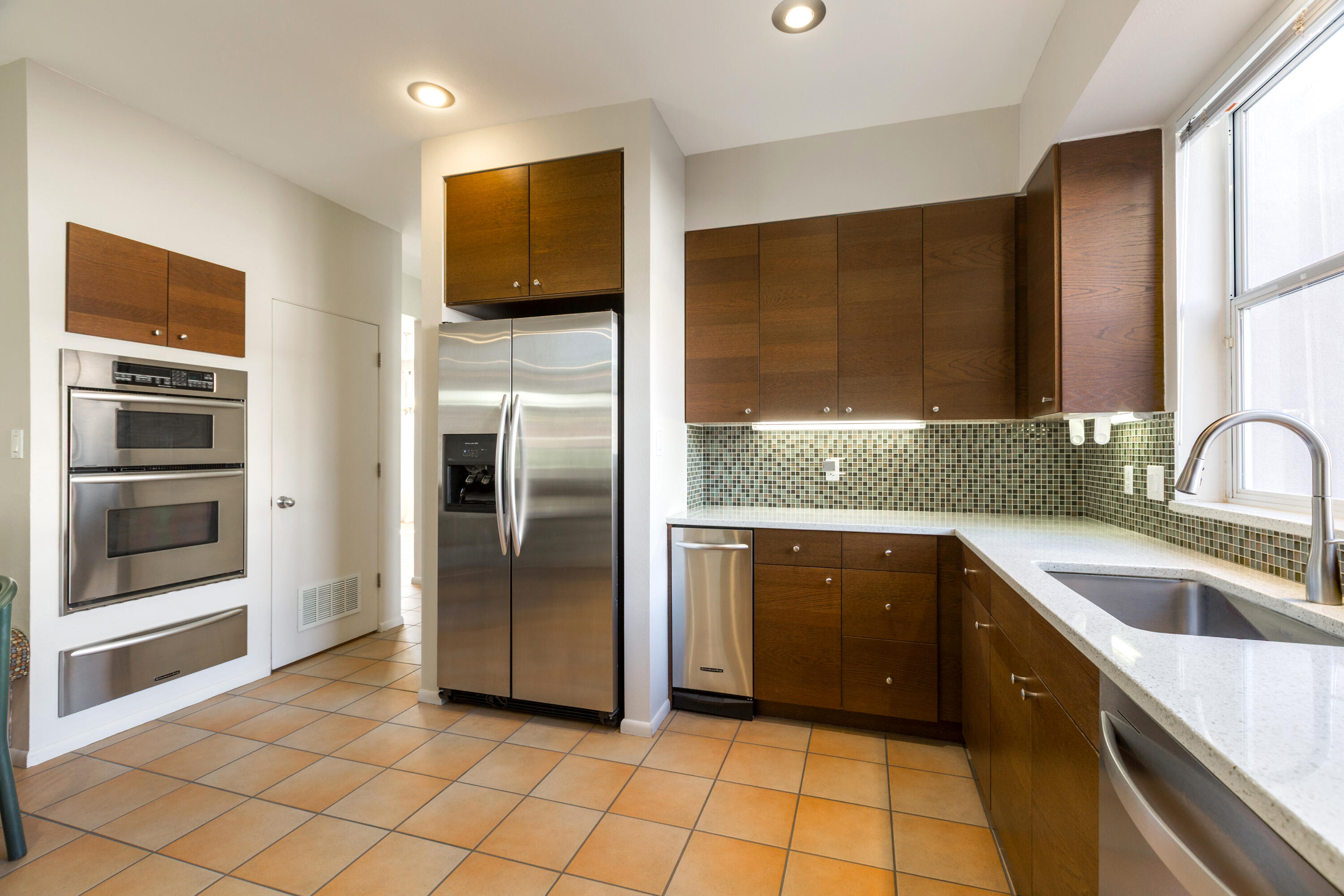 8400 Chateau Drive NE