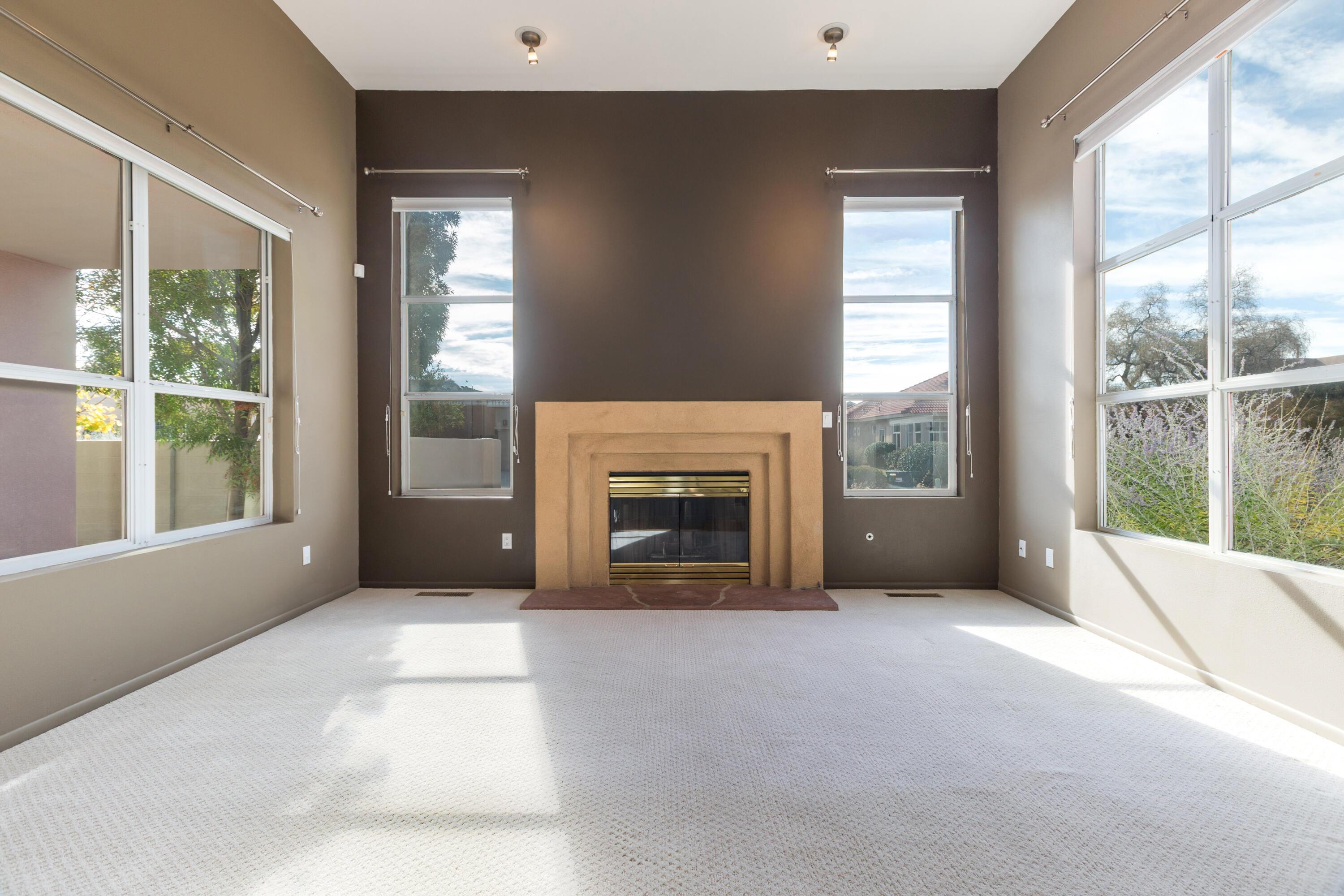 8400 Chateau Drive NE