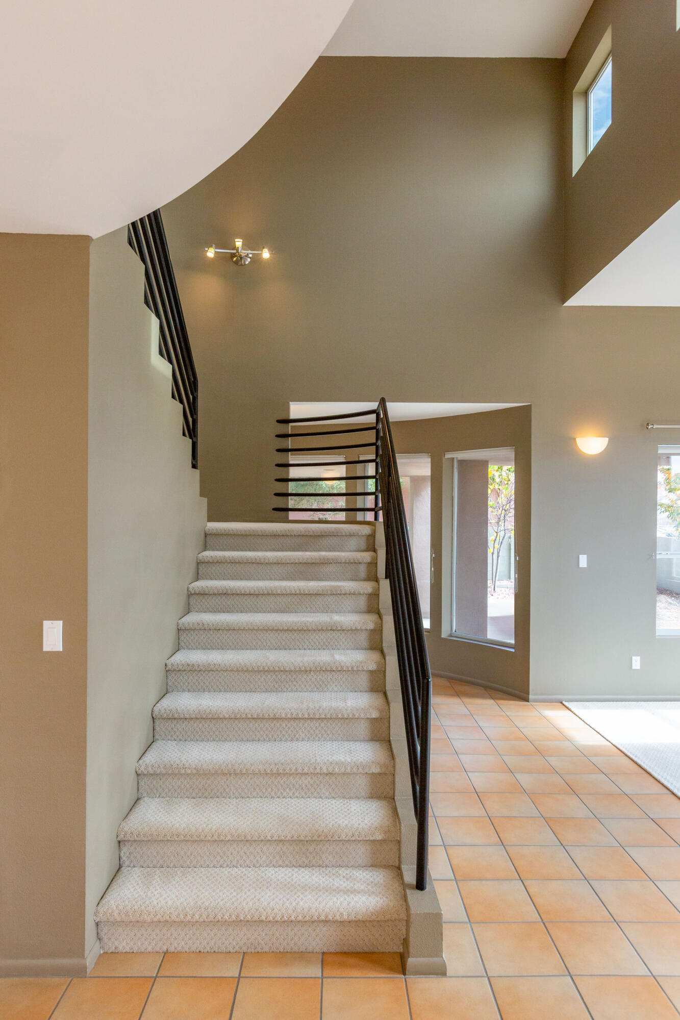 8400 Chateau Drive NE