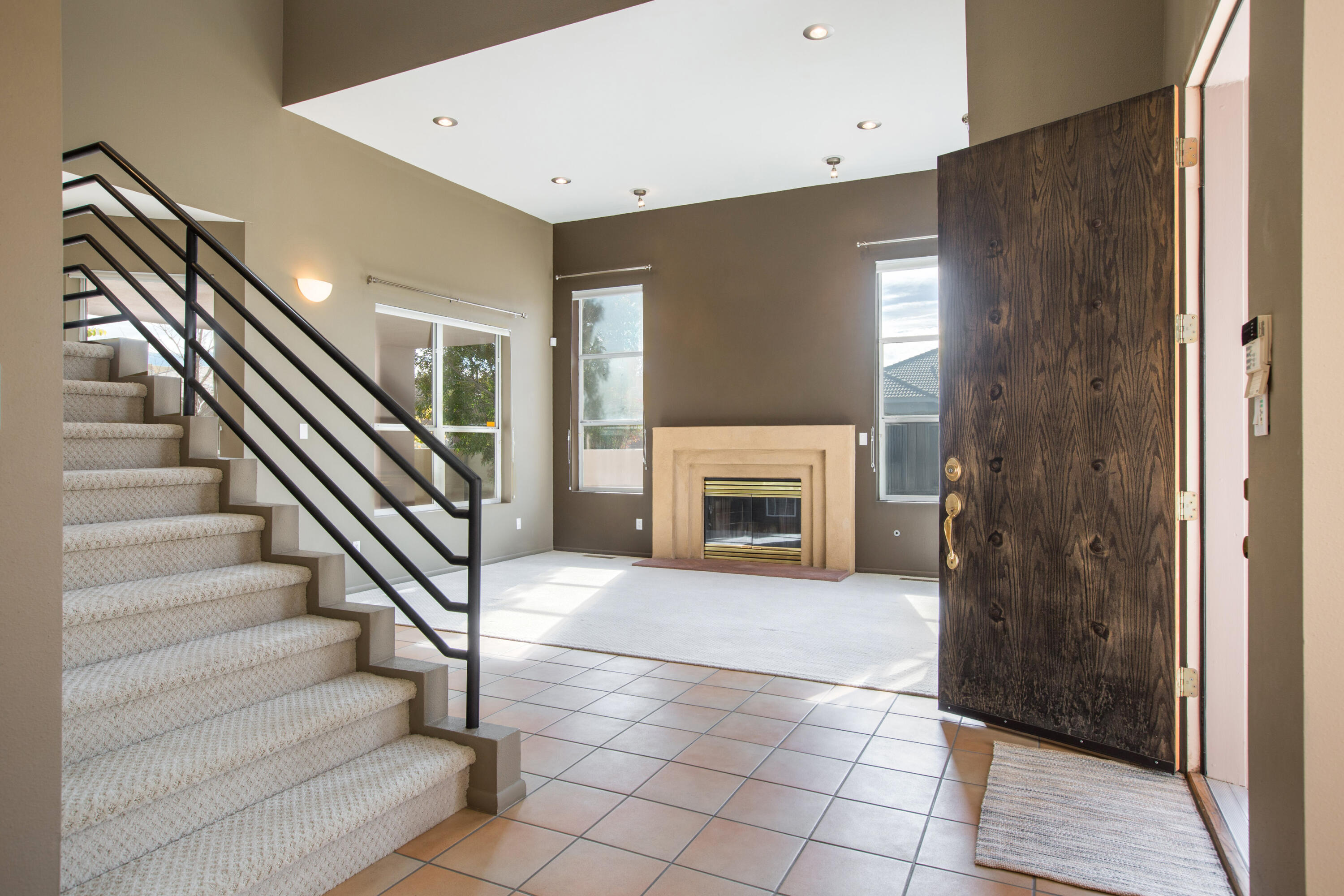 8400 Chateau Drive NE