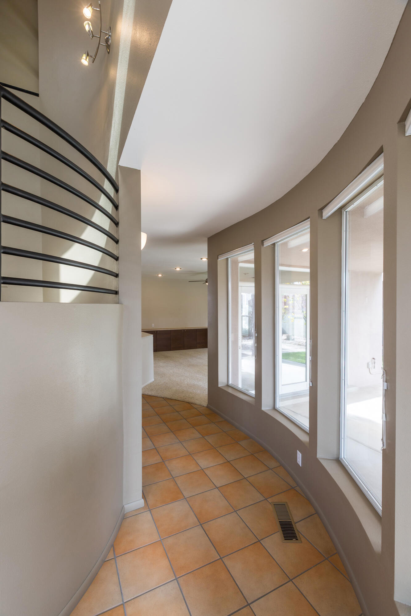 8400 Chateau Drive NE