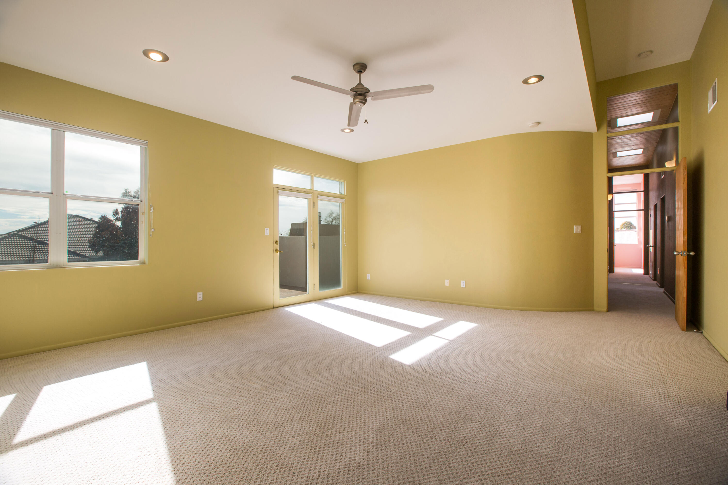 8400 Chateau Drive NE