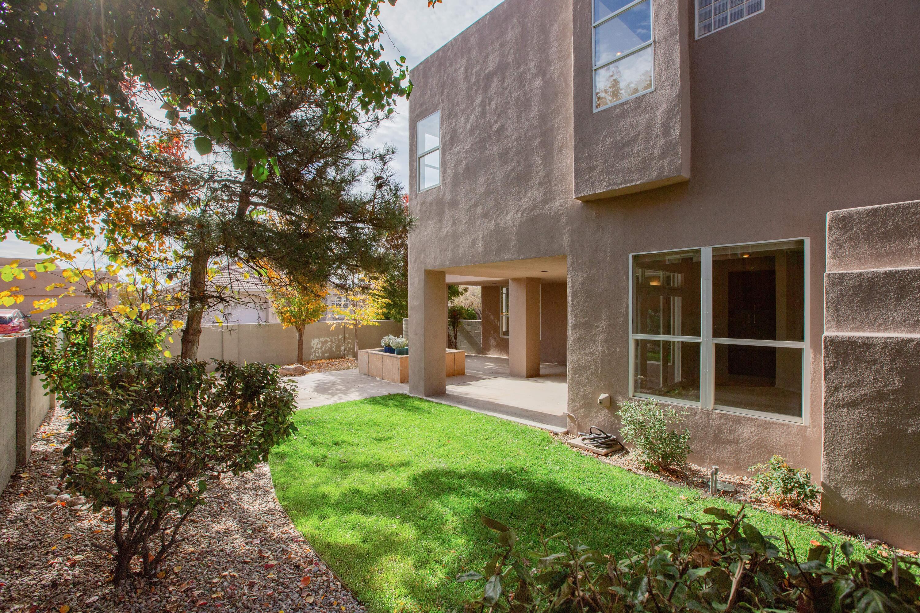 8400 Chateau Drive NE