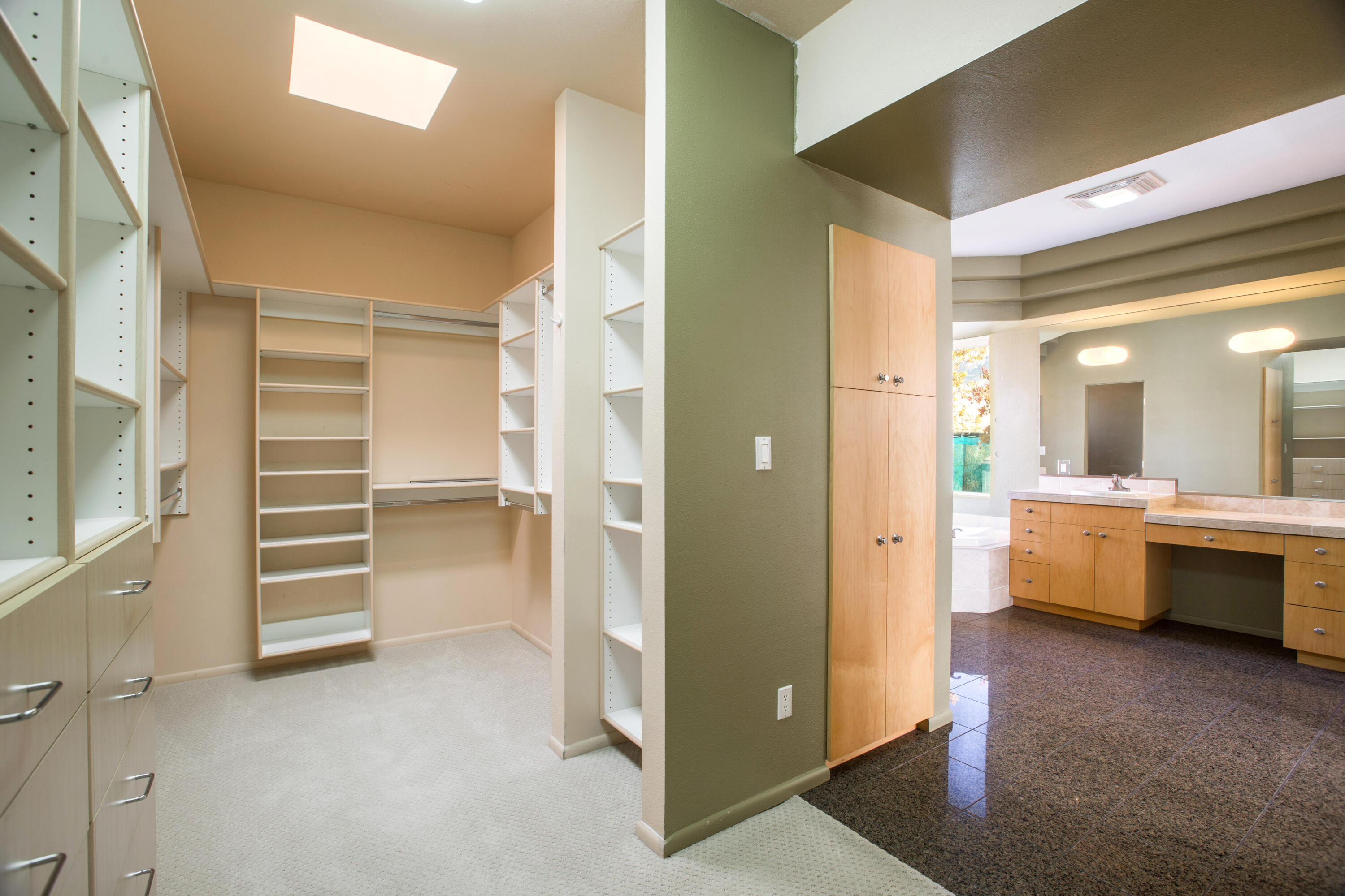 8400 Chateau Drive NE