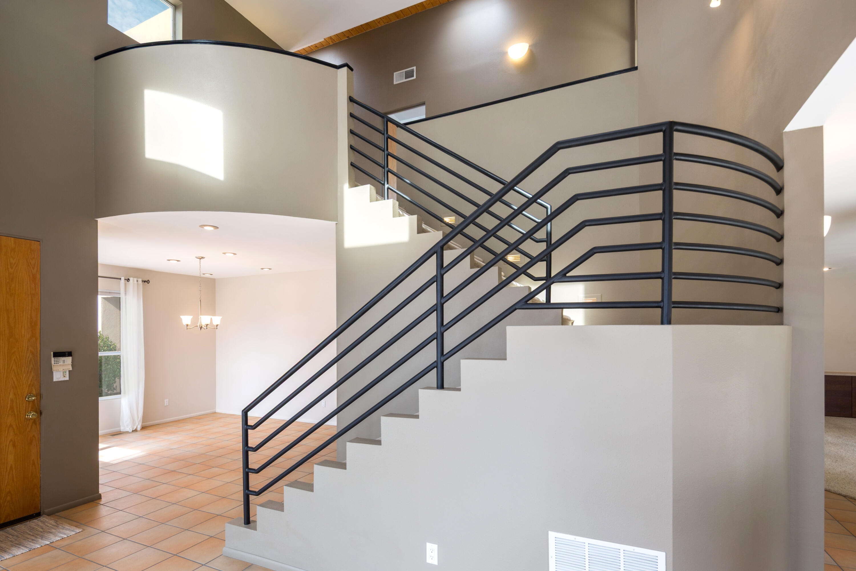 8400 Chateau Drive NE