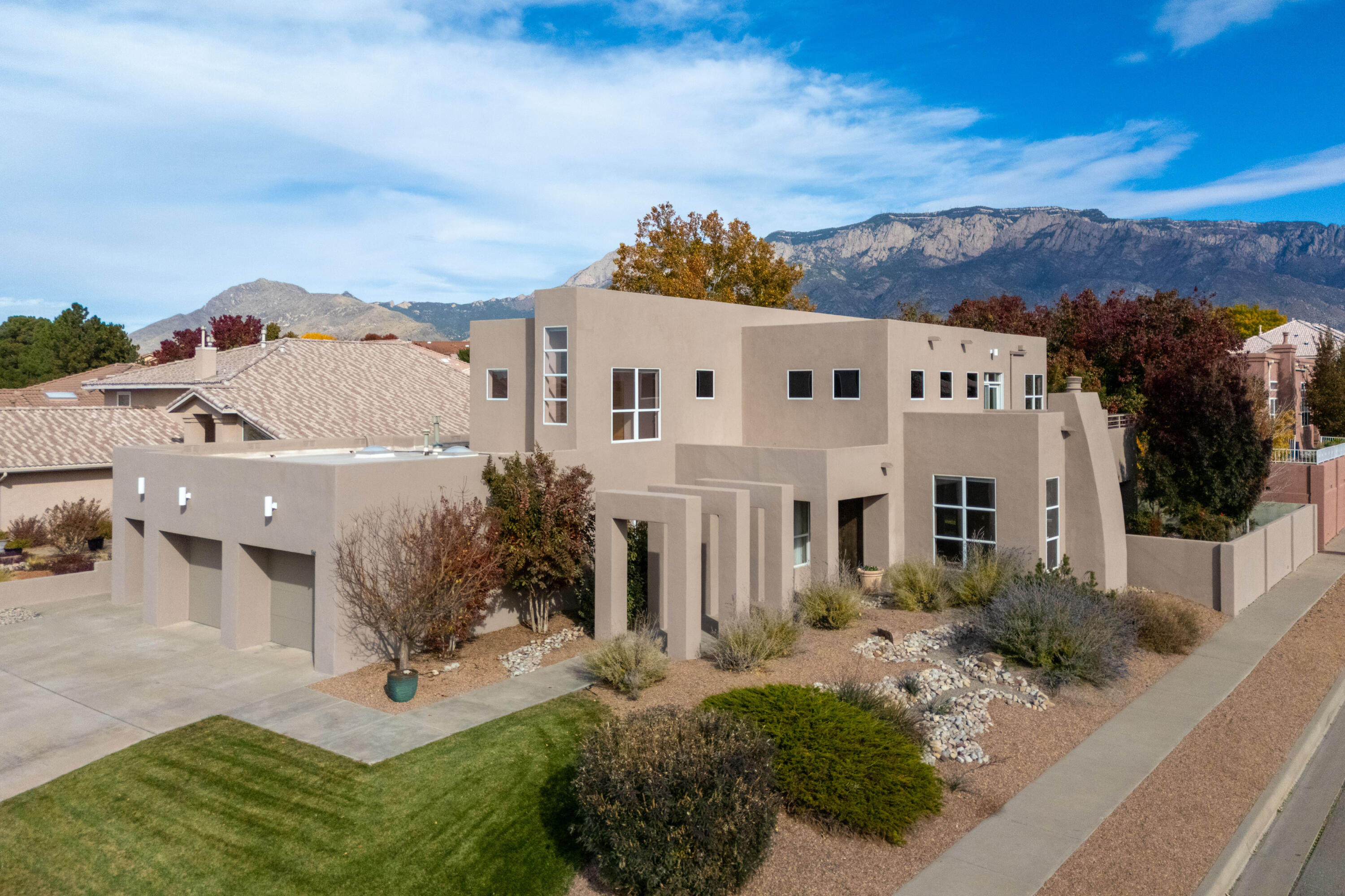 8400 Chateau Drive NE