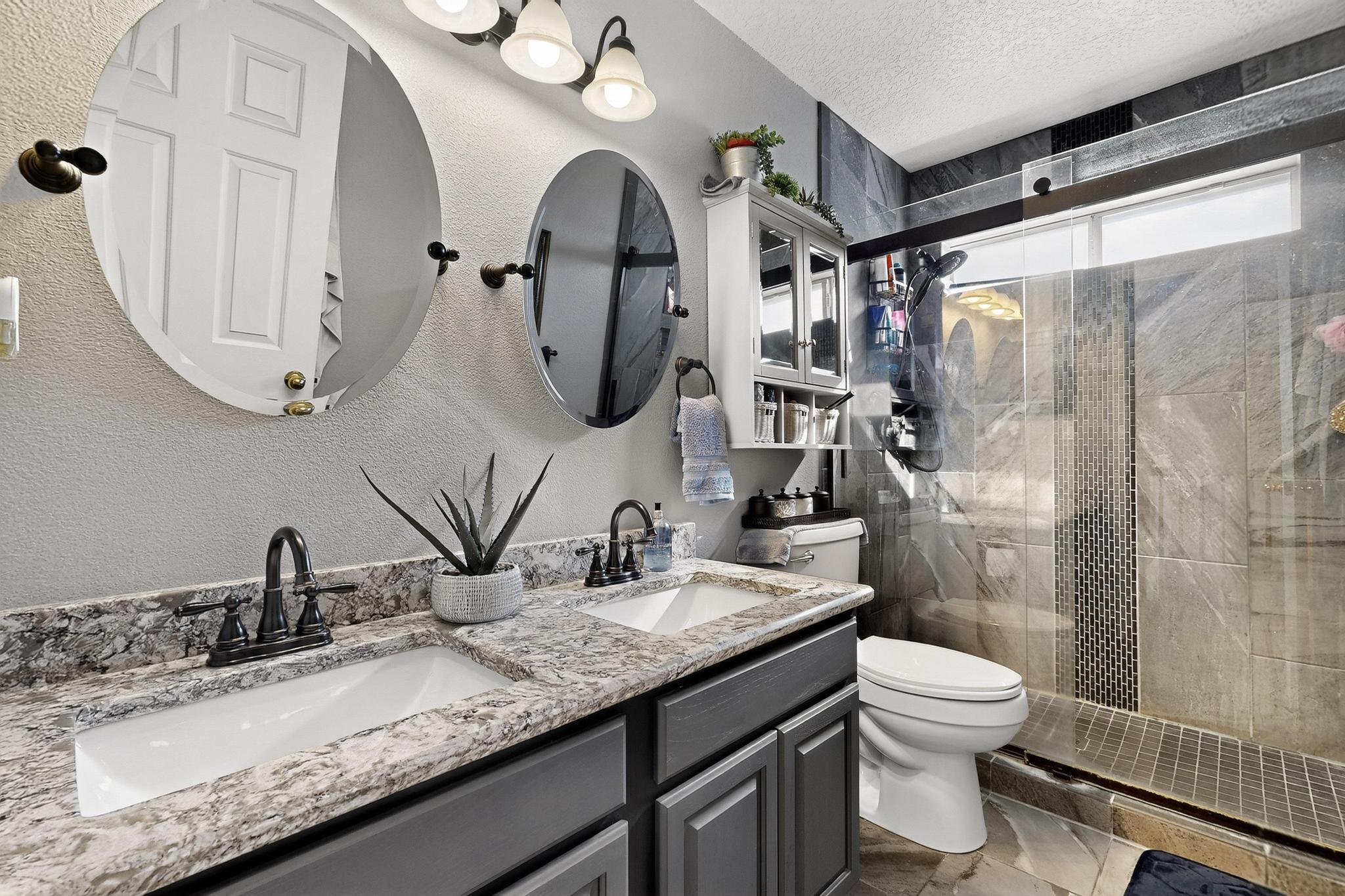 10101 Showlow Street NW