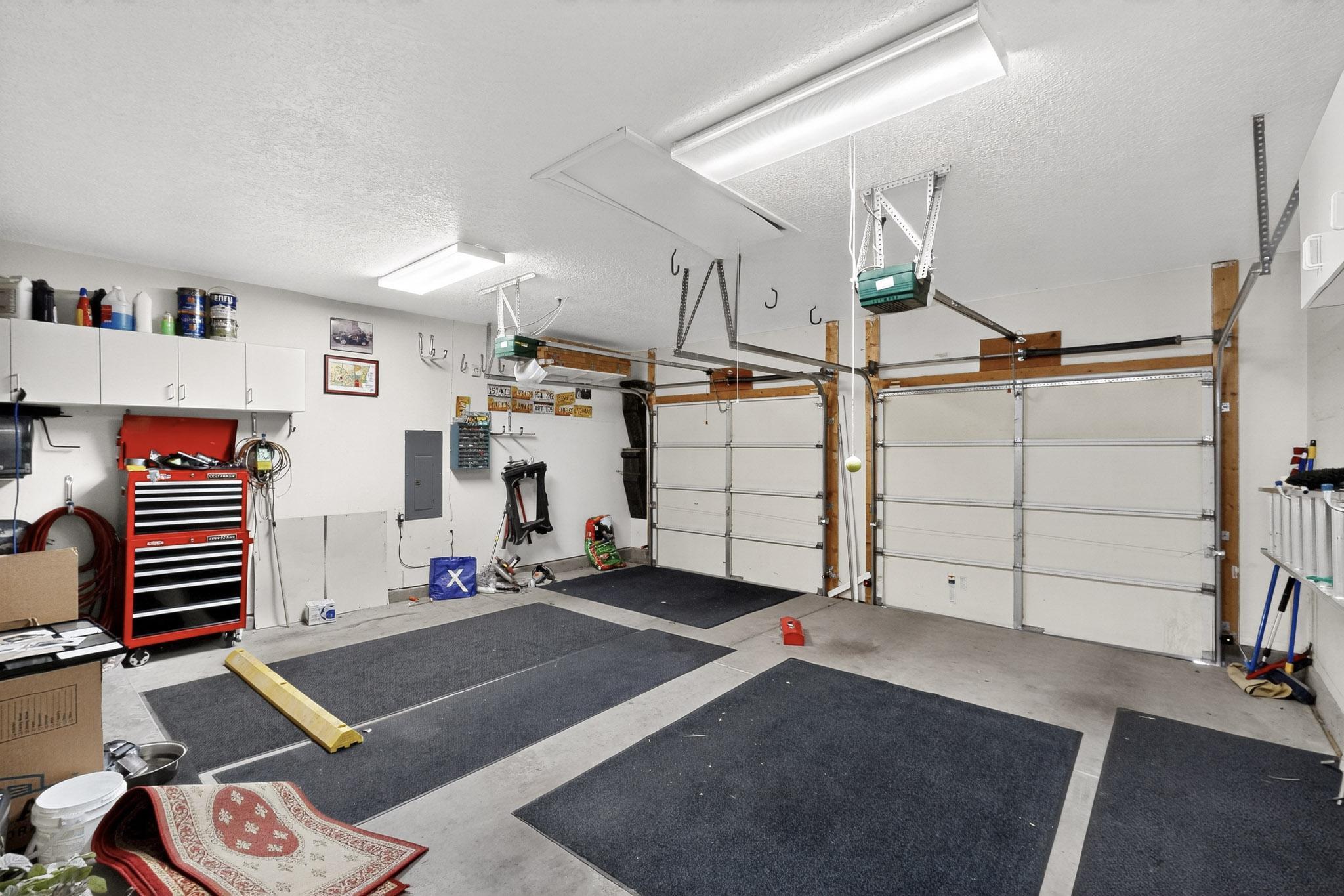 10101 Showlow Street NW