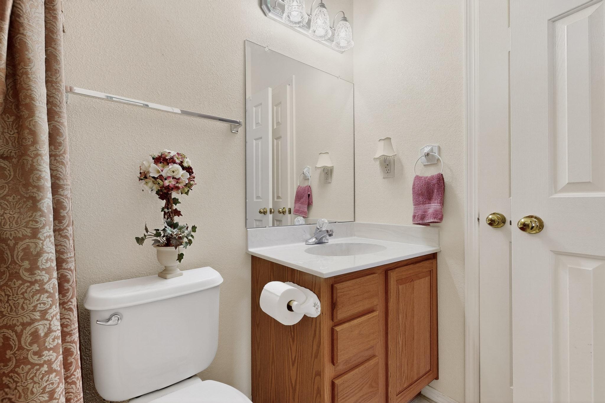 10101 Showlow Street NW