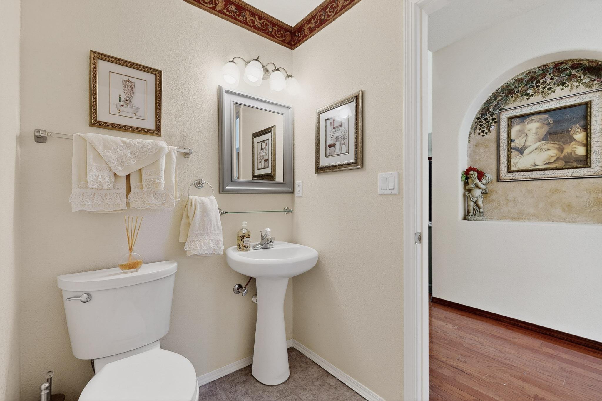 10101 Showlow Street NW