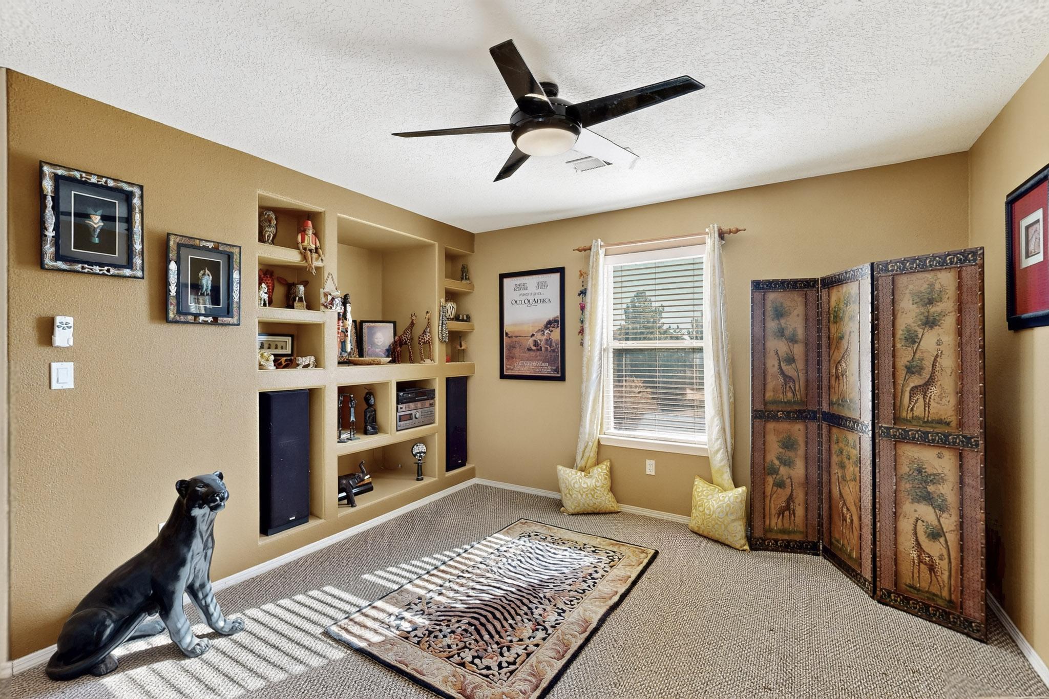 10101 Showlow Street NW